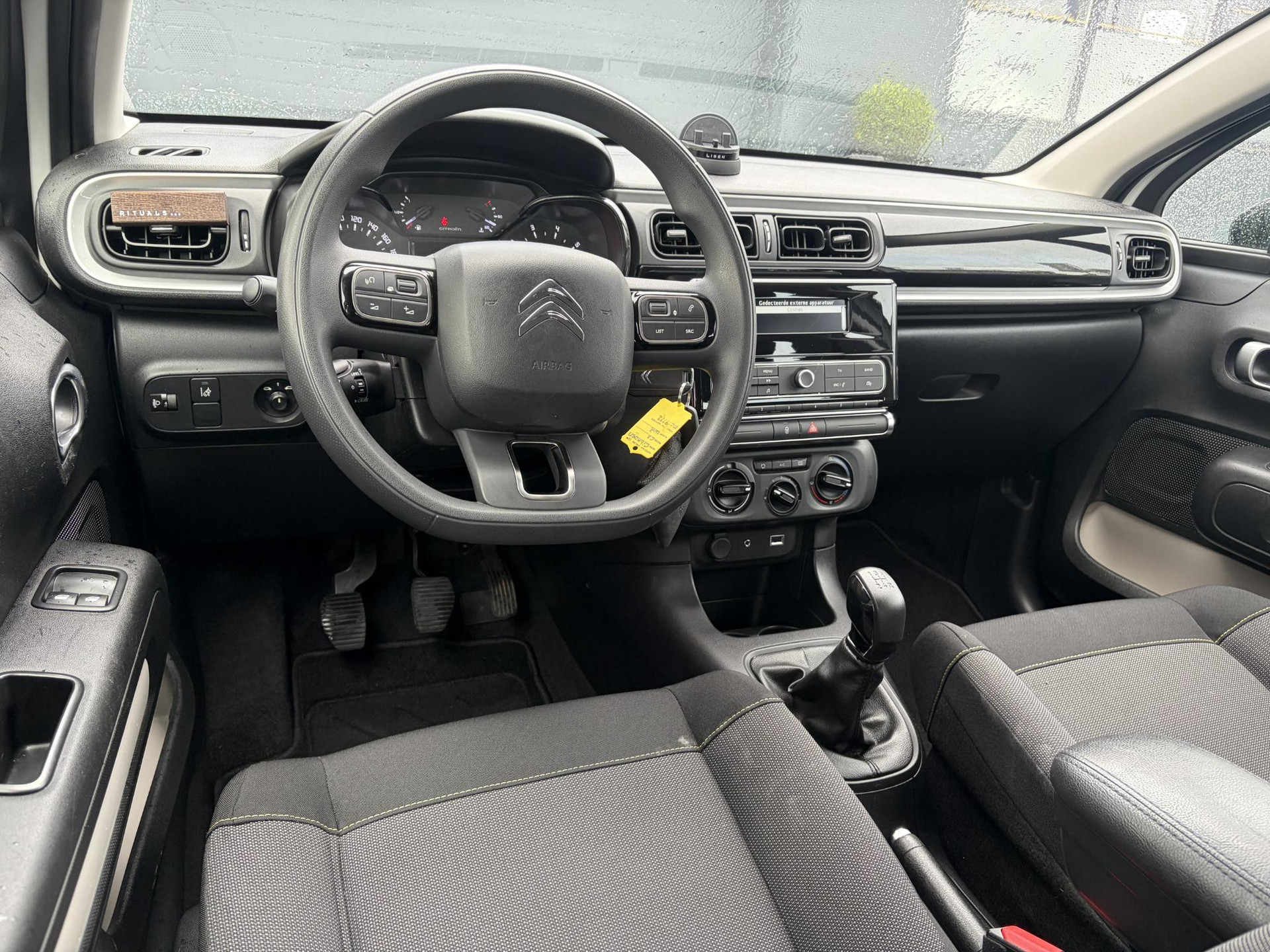 Citroen C3 1.2 PureTech Feel 105g ✓Nieuwe D-riem✓Airco✓Cruise✓Pdc✓Rijstrooksensor✓Pdc✓Net beurt gehad✓2e Eigenaar✓Bj 12-2017✓N.A.P✓Apk tot 06-2026