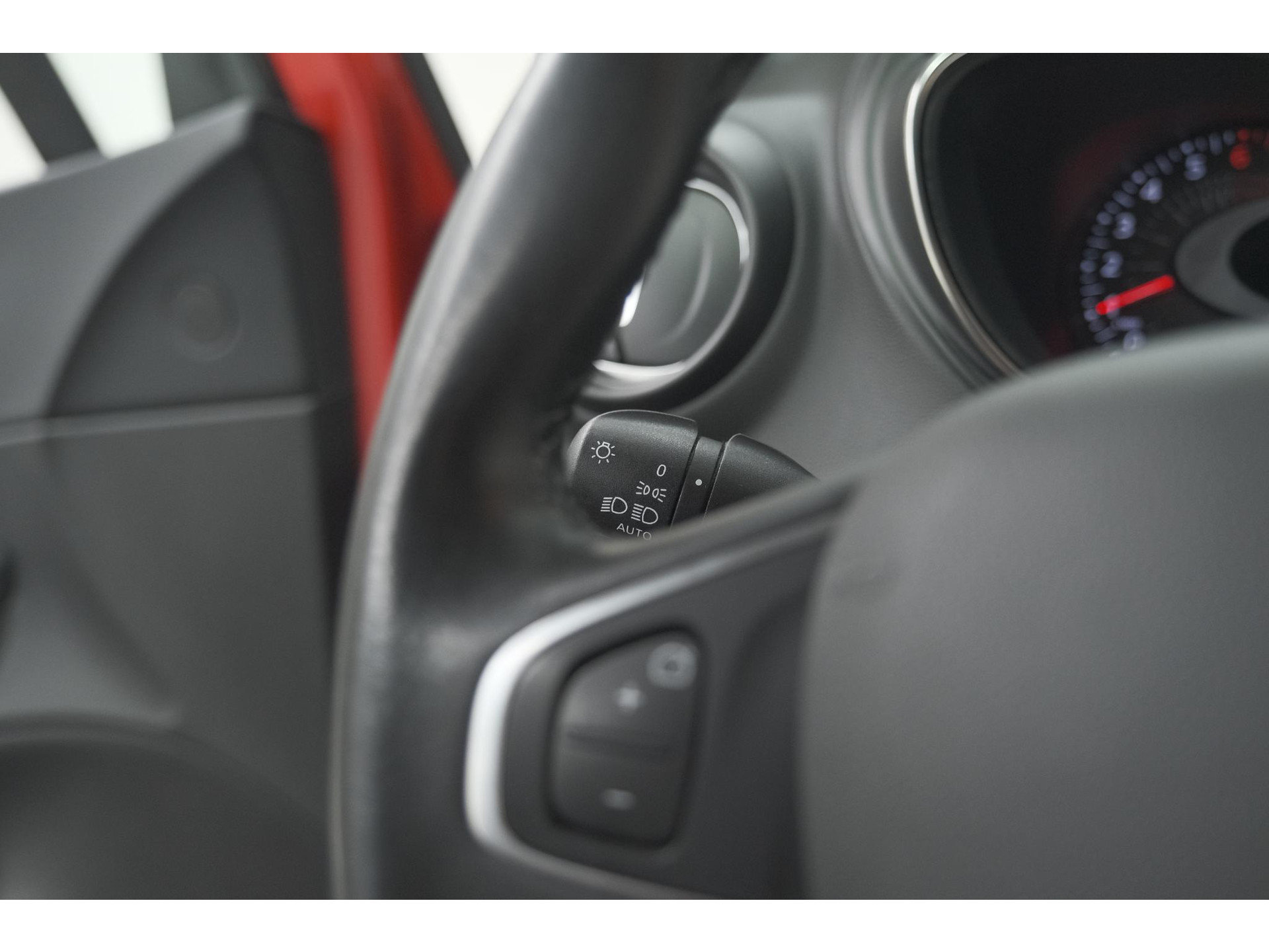 Renault Captur TCe 120 EDC Intens | Trekhaak | Camera | Navigatie | Parkeersensoren
