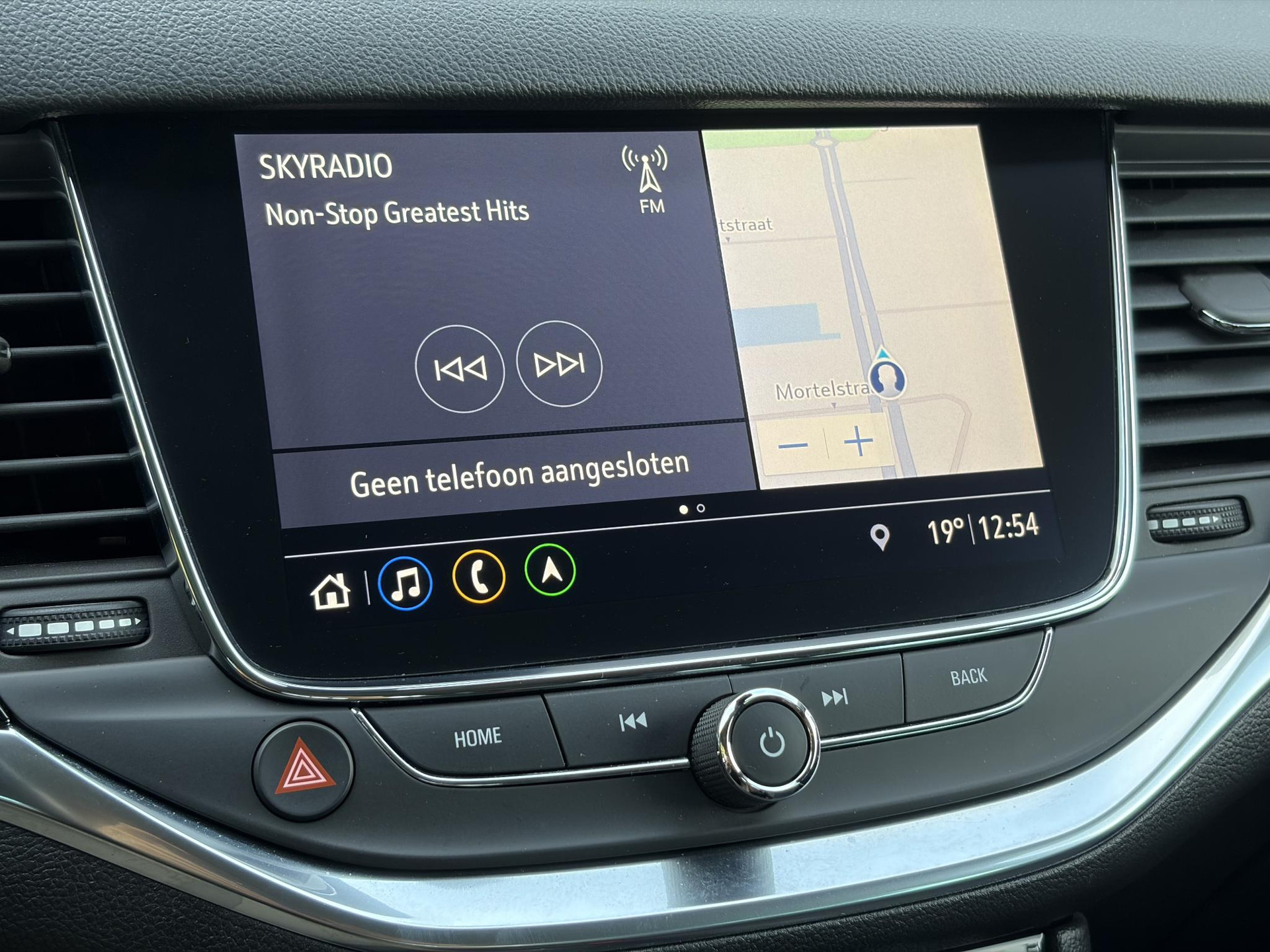 Opel Astra Sports Tourer 1.2 Business Elegance ✓1e Eigenaar✓110pk✓Carplay✓Camera✓Navi✓Clima✓Cruise✓Halfleder✓Comfortstoel✓Pdc V+A✓6 Bak✓Dealer Onderhouden✓Keyless✓Lm velgen✓N.A.P✓Apk tot 06-2027