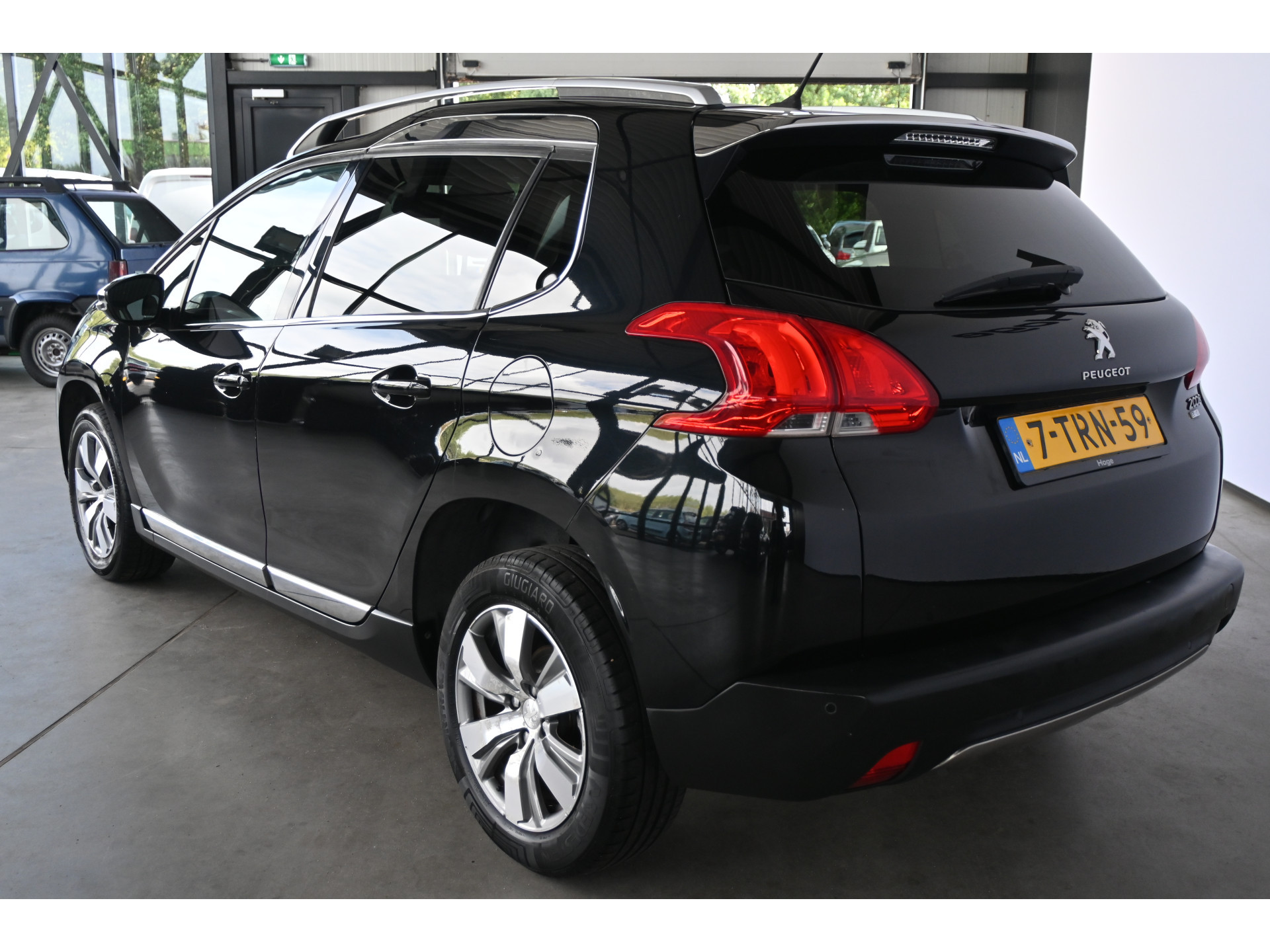 Peugeot 2008 1.6 e-HDi Blue Lease Executive Nap! Clima Navigatie Cruise control Lichtmetaal 100% Onderhouden! Inruil Mogelijk!