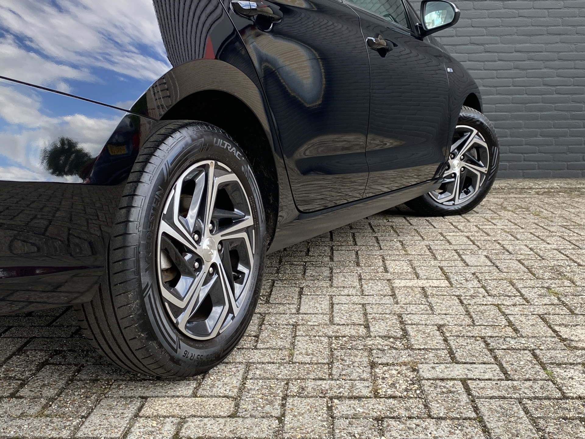 Hyundai i30 Wagon 1.5 T-GDi  MHEV 160 pk Comfort Smart AUT. | navigatie | stoel-/stuurverw. | camera | trekhaak | parkeersensoren