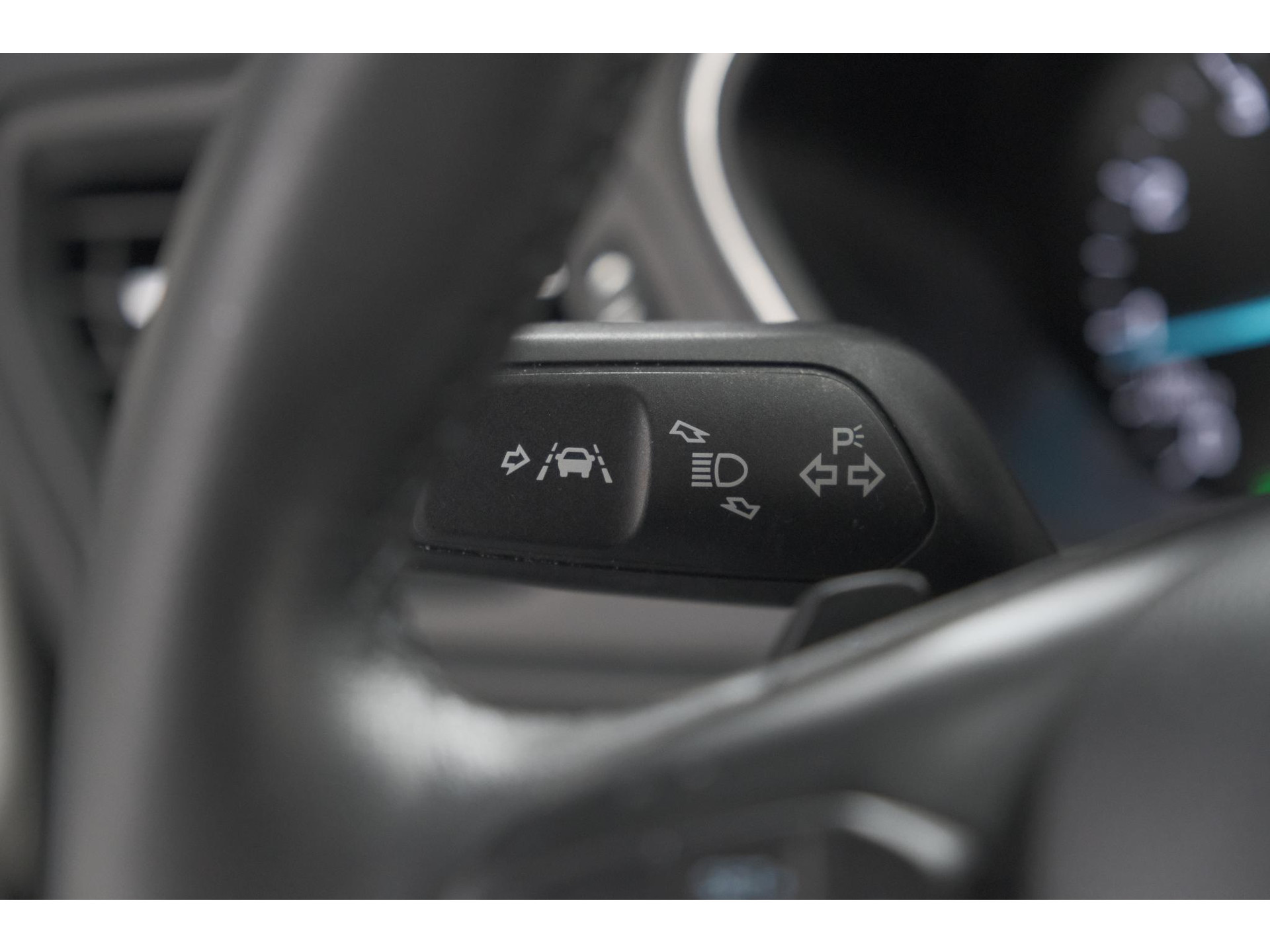 Ford Focus 1.5 EcoBoost Active Business | Lage Kilometerstand | Navigatie | Parkeersensoren | Apple Carplay