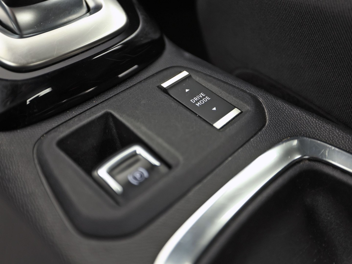 Opel Corsa 1.2 Sport Automaat (APPLE CARPLAY, GROOT NAVI, PARKEERSENSOREN, LEDER STUURWIEL, SPORTSTOELEN, LED KOPLAMPEN, LM VELGEN, CRUISE, NIEUWSTAAT)