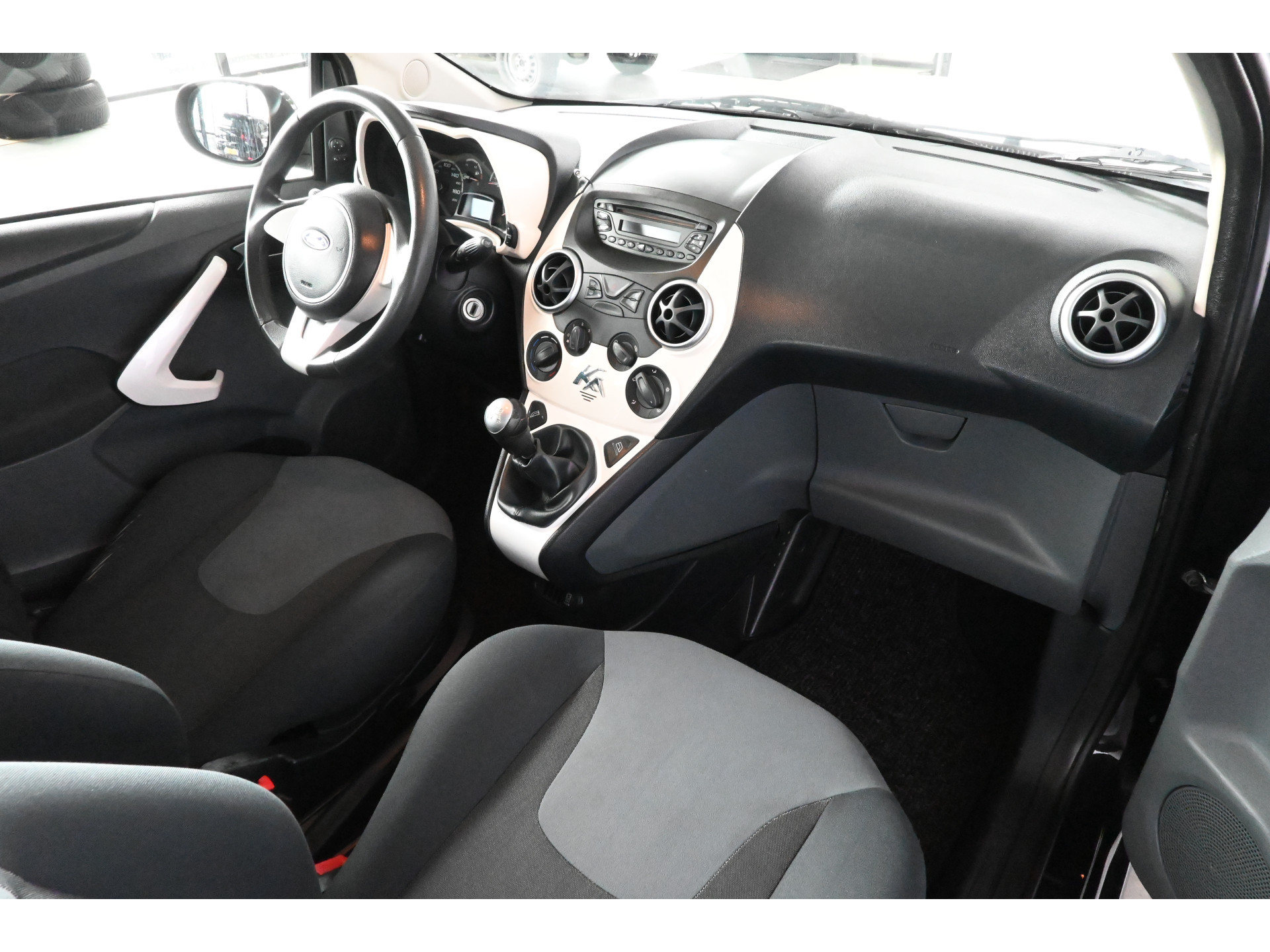 Ford Ka 1.2 Trend Airco Elektrisch Pakket! Licht metaal Nieuwe APK! Inruil Mogelijk!