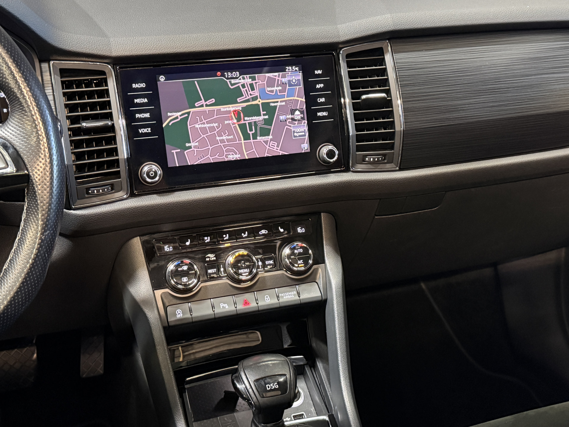 ŠKODA Kodiaq 1.5 TSI Business Edition | Panoramadak | Apple Carplay | Stoelverwarming
