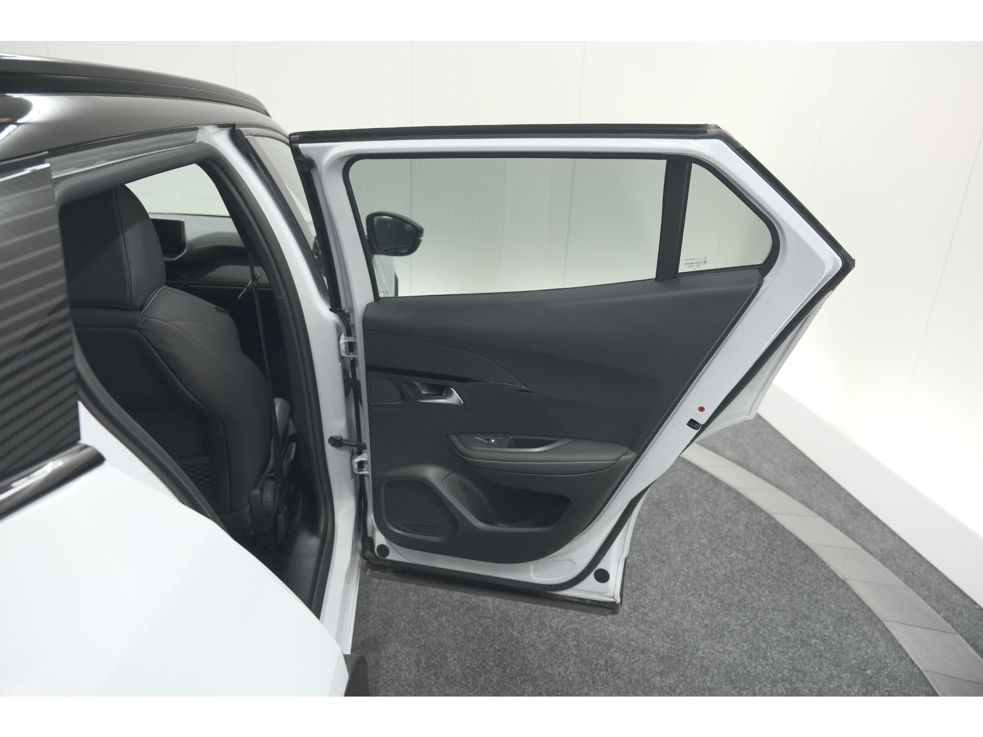 Peugeot 2008 PureTech 130 EAT8 GT | Camera | Apple Carplay | Parkeersensoren