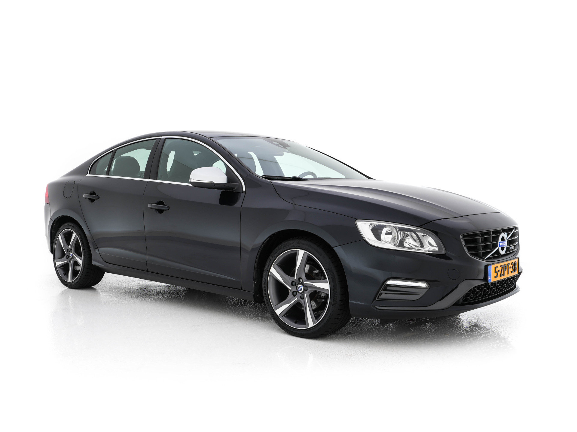 Volvo S60 1.6 T3 R-Design Summum Aut. *LEATHER-MICROFIBRE | NAVI-FULLMAP | SPORT-SEATS | ECC | PDC | CRUISE | 18''ALU*