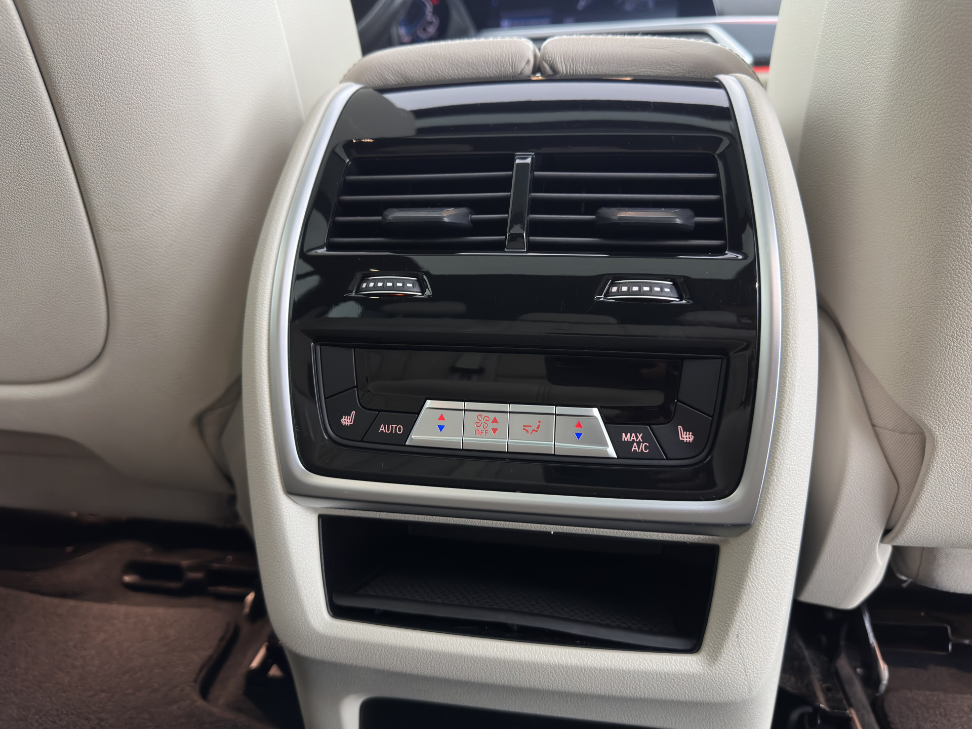 BMW X5 xDrive45e M-Sportpack High Executive (INCL-BTW) Aut. *PANO | LEATHER | HEAD-UP | LASER-LED | SOFT-CLOSE | ADAPTIVE-CRUISE | HIFI-SOUND | BLIND-SPOT | MEMORY-PACK | TOP-VIEW | DIGI-COCKPIT | NAVI-FULLMAP | PRIVACY-GLASS | ...