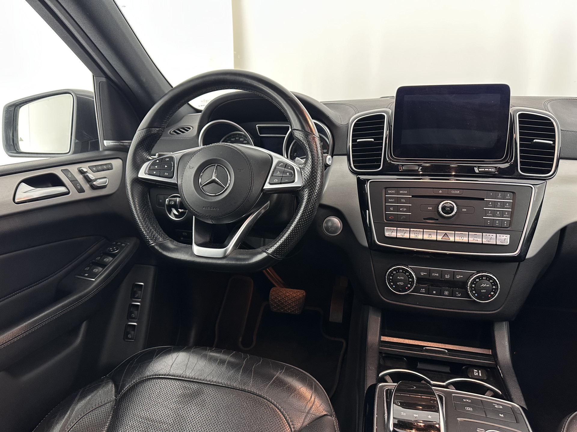 Mercedes-Benz GLS 350 d 4MATIC AMG-Line [ 7-Pers ] *PANO | LEATHER | FULL-LED | DISTRONIC | NAVI-FULLMAP | HEAT/COLD-COMFORTSEATS | BLINDSPOT | MEMORY-PACK | HARMAN/KARDON | TOPVIEW | KEYLESS | SHIFTPADDLES | PRIVACY-GLASS | TOWBAR | 21''ALU*