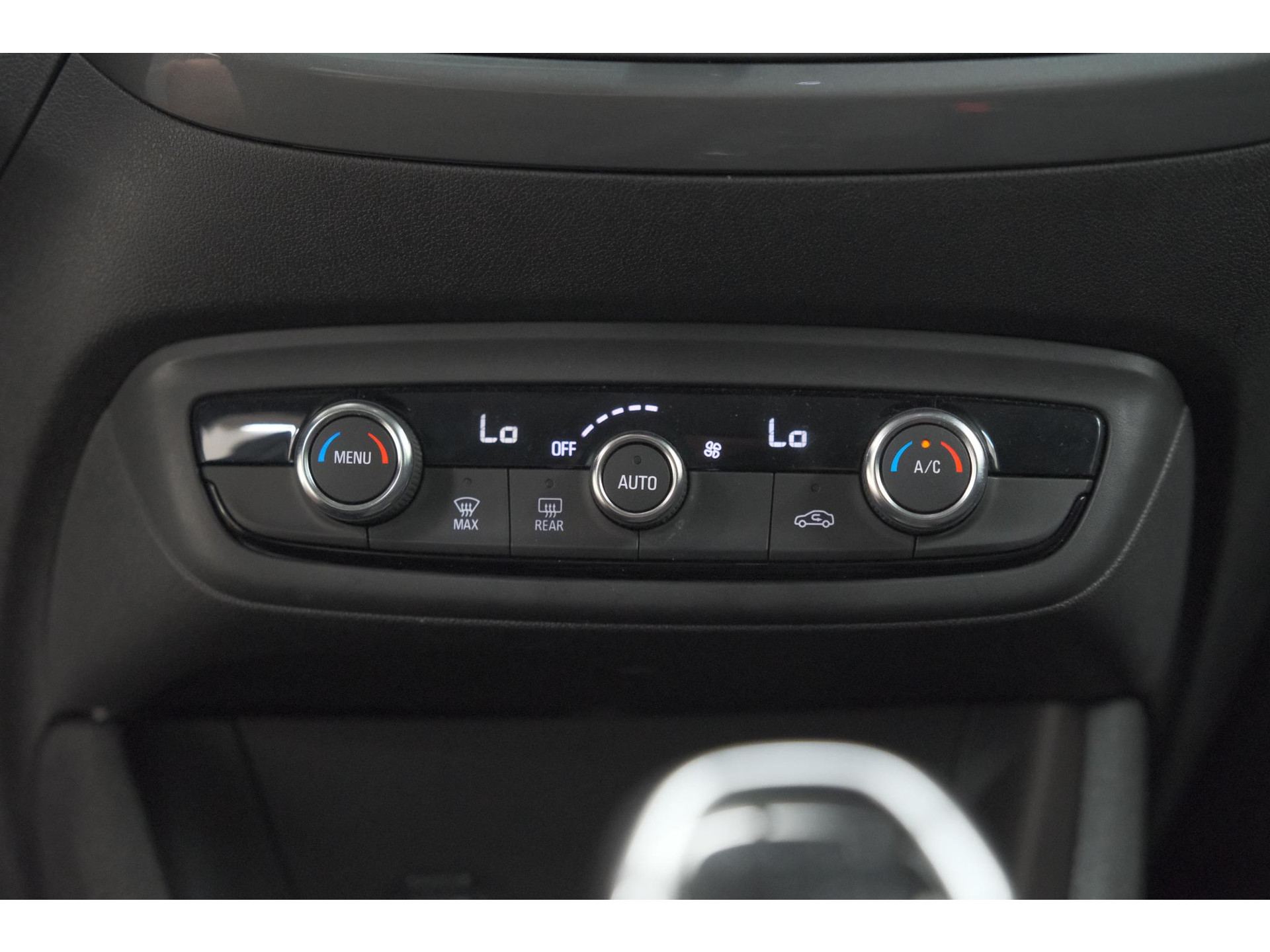 Opel Crossland 1.2 Turbo Ultimate | Camera | Dodehoekdetectie | Comfort Pakket | Apple Carplay