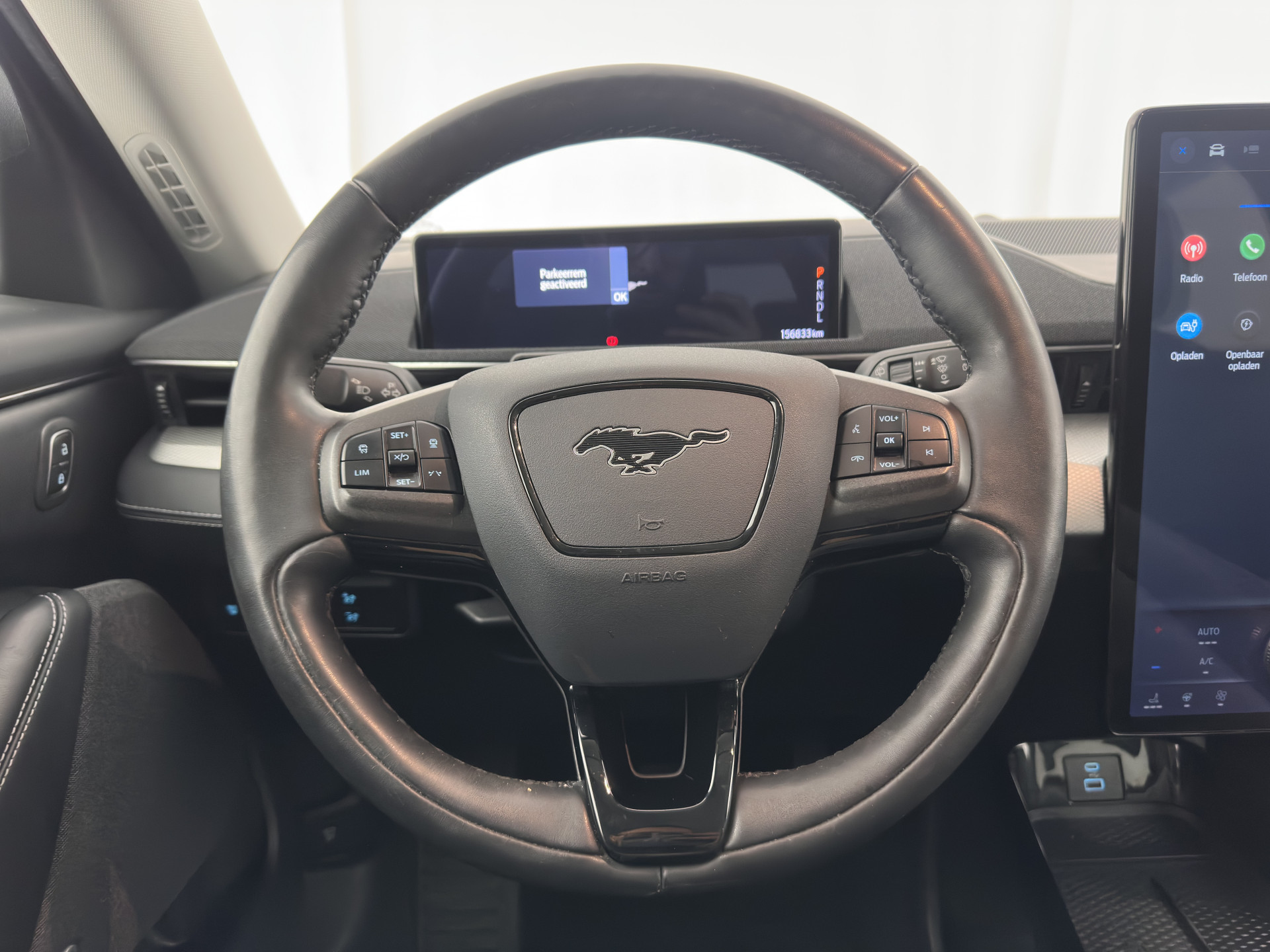 Ford Mustang Mach-E RWD 75 kWh (3-Fase) {SOH-93%} (INCL-BTW) Aut. *LEATHER | FULL-LED | DAB+ | DIGI-COCKPIT | KEYLESS | NAVI-FULLMAP | TOPVIEW | LANE-ASSIST | BLINDSPOT | CARPLAY | HEATED-COMFORTSEATS | PRIVACY-GLASS |TOWBAR | 18"ALU*