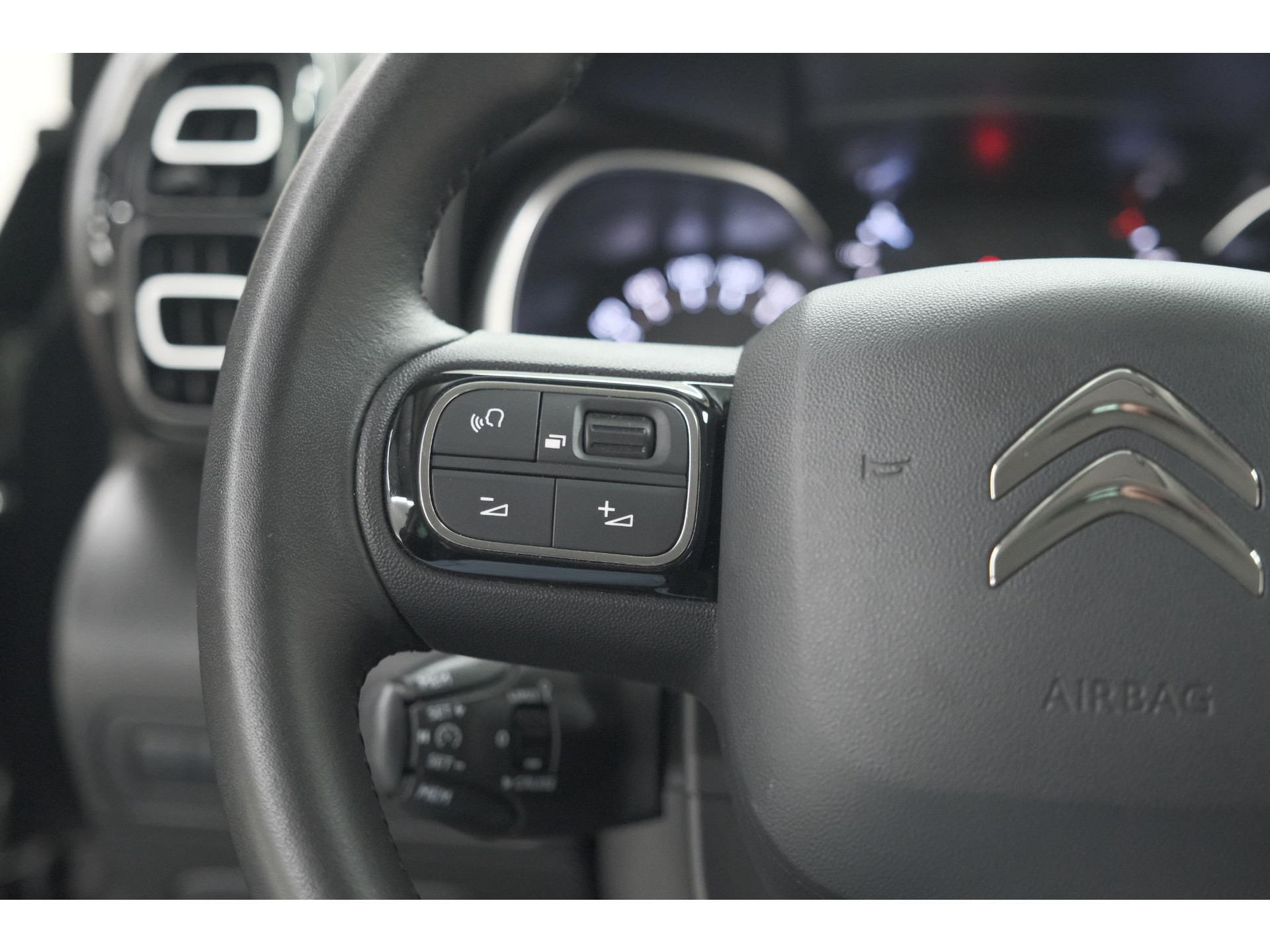 Citroen C3 Aircross PureTech 130 EAT6 Plus | Stoelverwarming | Apple Carplay | Parkeersensoren