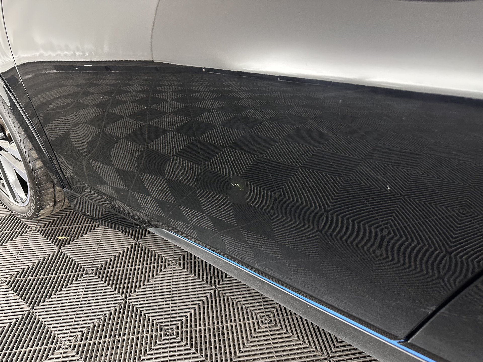 BMW i3 Basis 120Ah Sport 42 kWh [ 3-Fase-11kW ] {SOH-100%} (INCL-BTW) *HEATPUMP | FULL-LED | NAVI-FULLMAP | KEYLESS | COMFORTSEATS | ECC | CCS-FASTLOADER | PDC | DIGI-COCKPIT | CRUISE | 20''ALU*