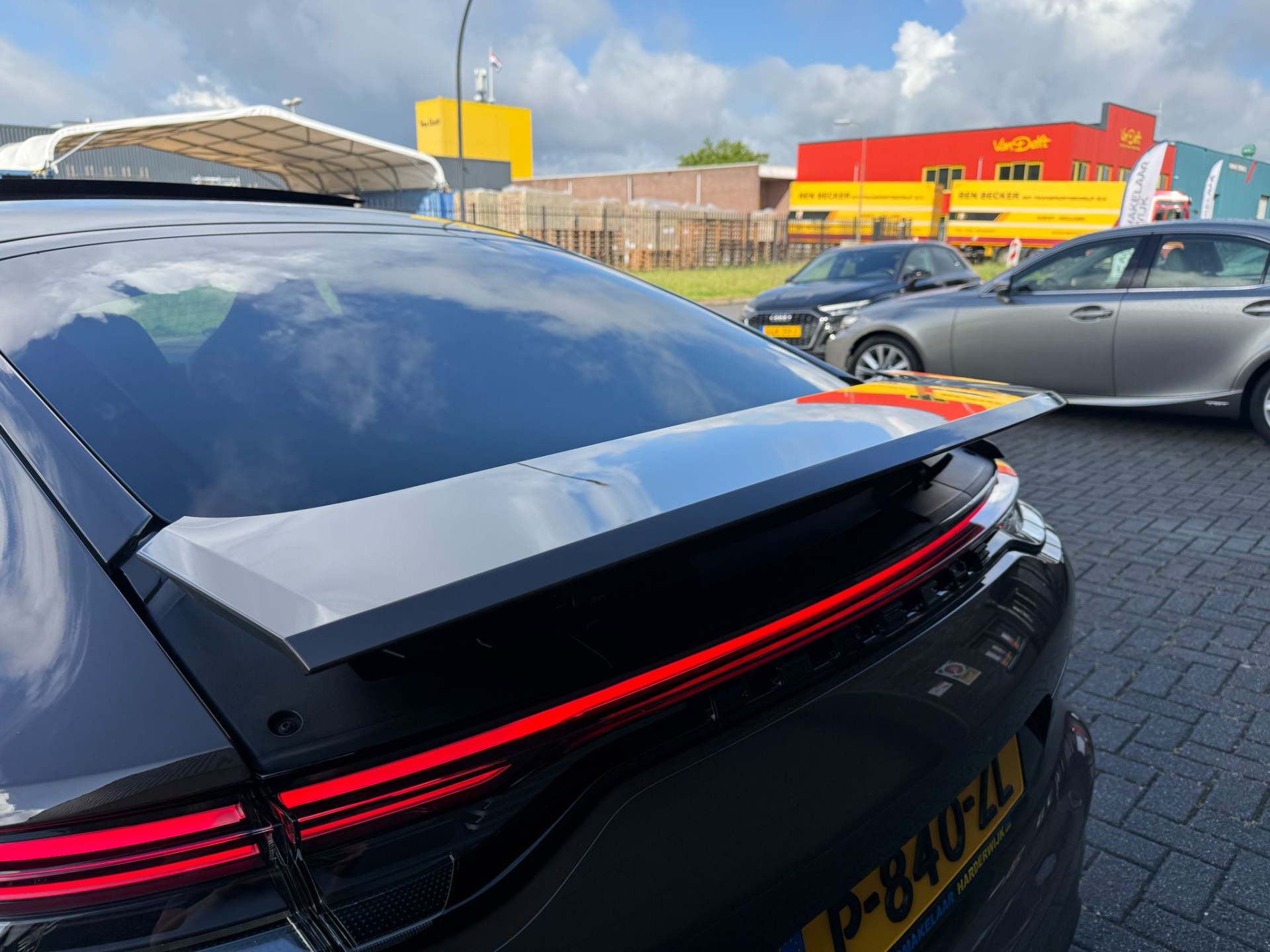 Porsche Panamera 2.9 4 E-Hybrid Platinum Edition | 2E EIGENAAR | 3/6/12MND GARANTIE | ACC | PANO | HUD | CARPLAY | SFEER | 360 CAMERA | BOMVOL | SOFTCLOSE |