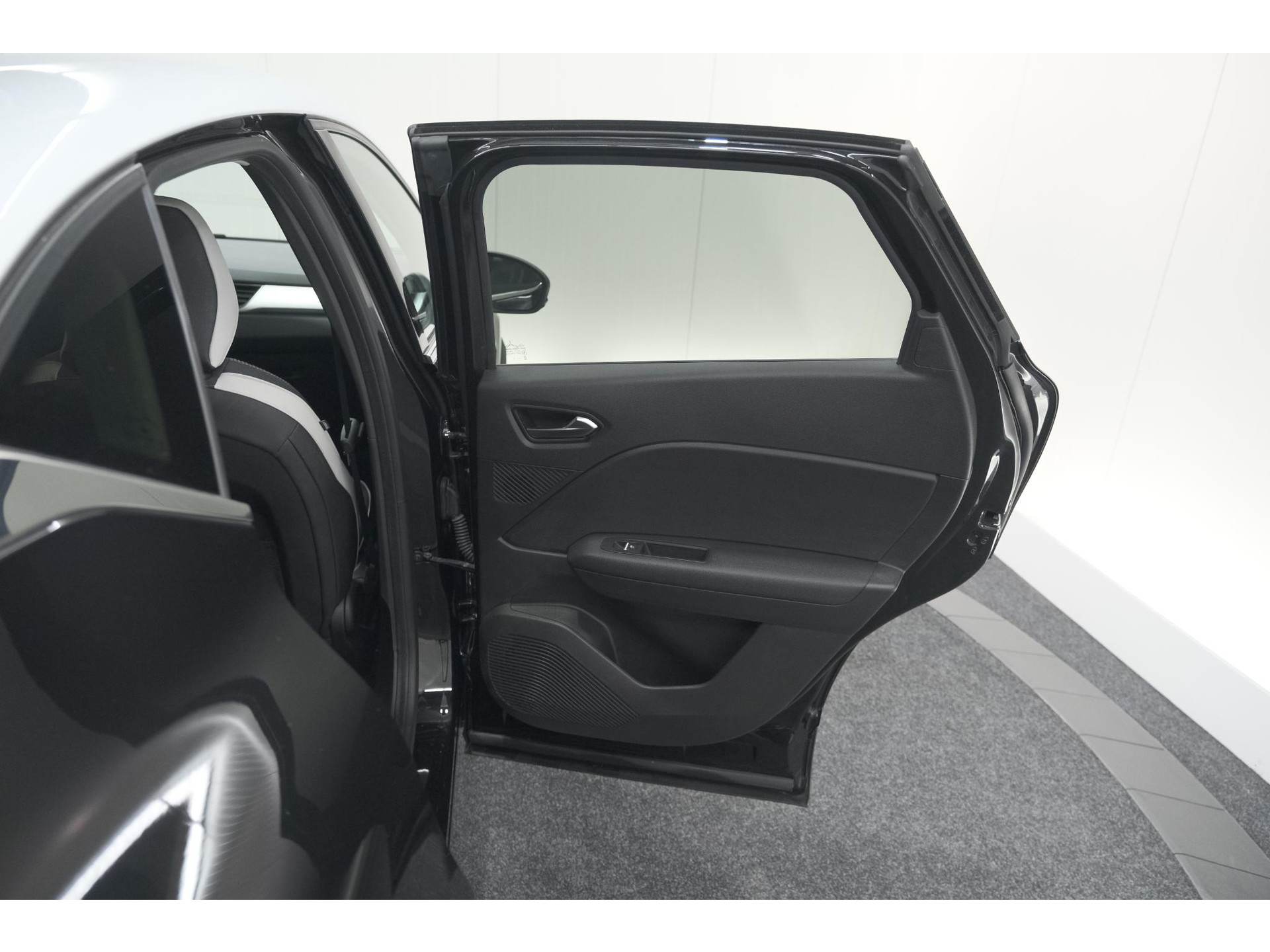 Renault Captur 1.6 E-Tech full hybrid 145 techno | Pack Full Screen | Camera | Navigatie | Allseason Banden