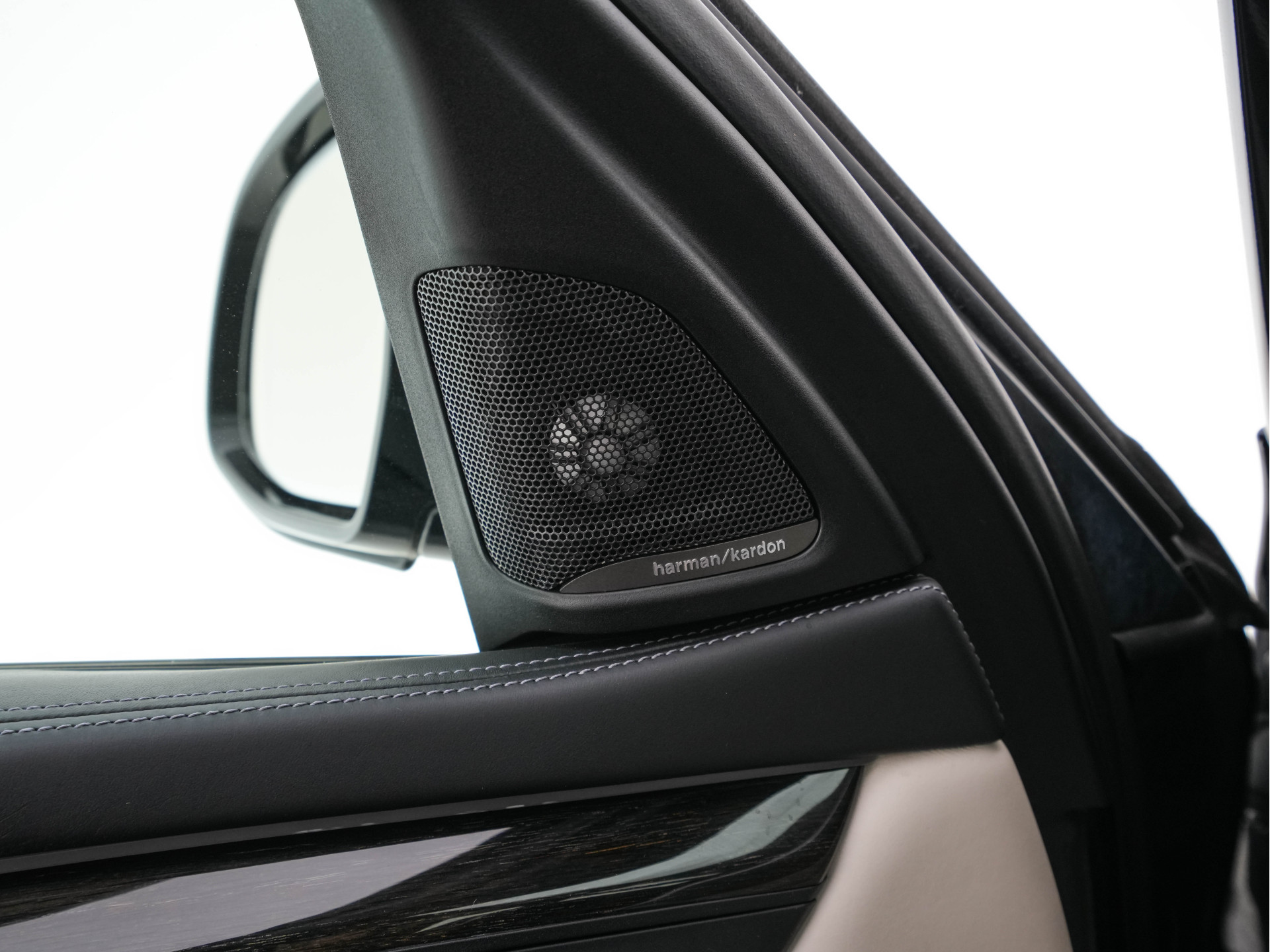 BMW X6 xDrive50i High-Executive M-Sportpack Aut. *PANO | HEAD-UP | TWO-COLOUR-LUXURYLEATHER | FULL-LED | MEMORY-PACK | HARMAN/KARDON-SOUNDSYSTEM |  | BLIND-SPOT | KEYLESS | CAMERA | COMFORT-SEATS | SOFT-CLOSE | 20''ALU*