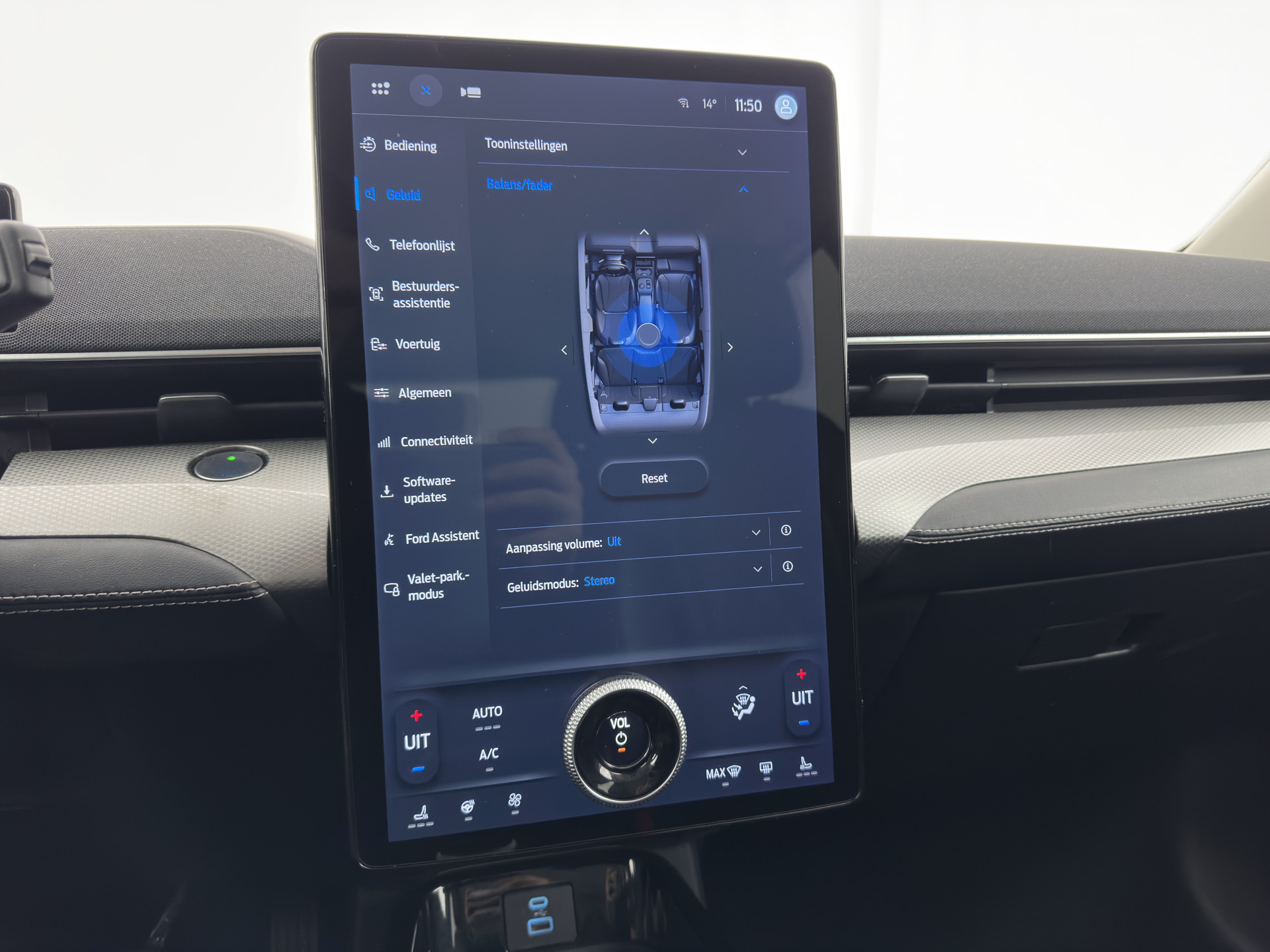 Ford Mustang Mach-E RWD 75 kWh [3-Fase ] {SOH-90%} (INCL-BTW) Aut.*LEATHER | FULL-LED | DAB | DIGI-COCKPIT | KEYLESS | NAVI-FULLMAP | CARPLAY | HEATED-COMFORTSEATS | TOPVIEW |  ADAPTIVE-CRUISE | PRIVACY-GLASS | 18'' ALU*