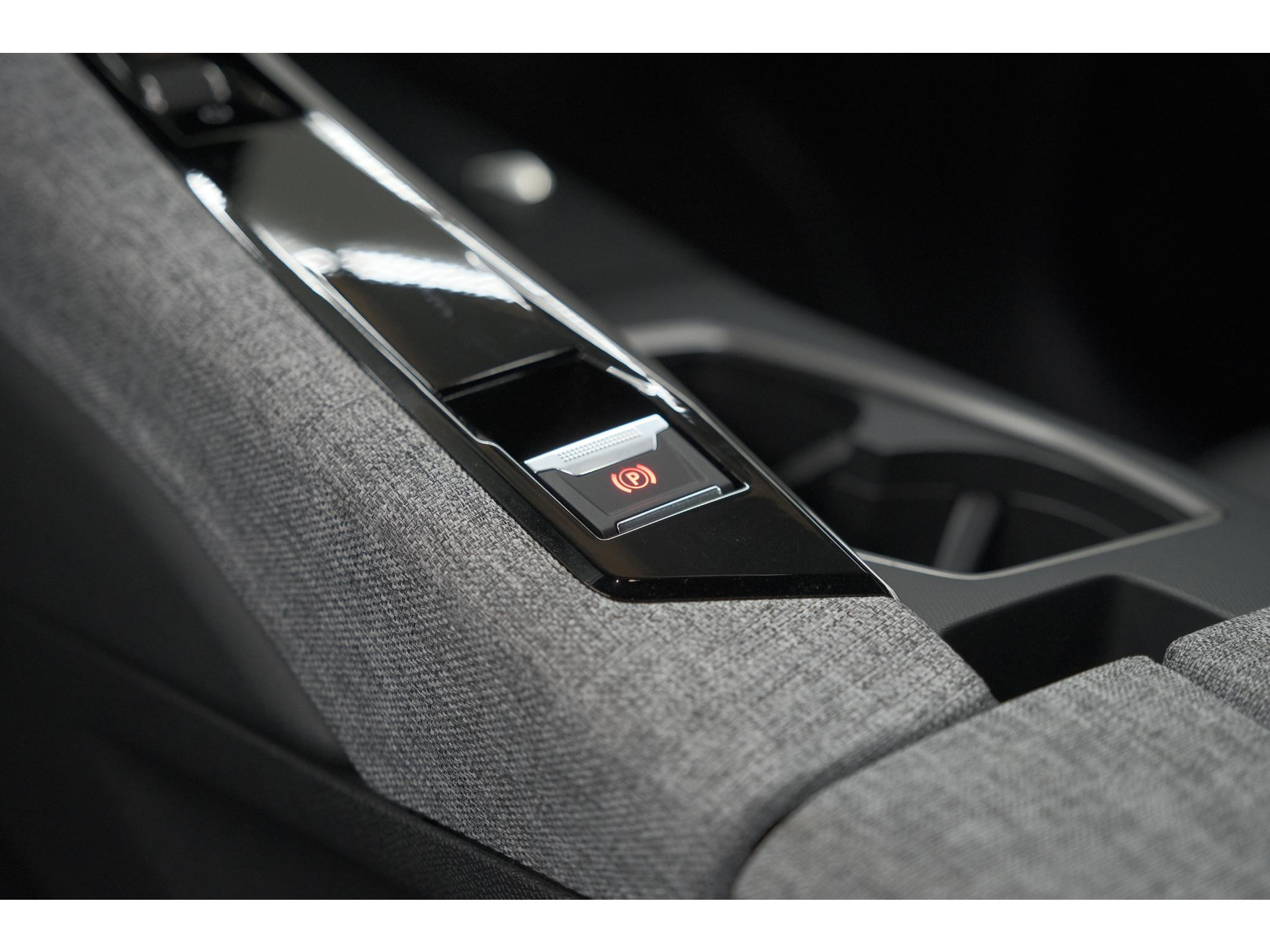 Peugeot 5008 1.2 Hybrid 136 GT 7p | Adaptieve Cruise control | Elektrische Kofferklep | Stoelverwarming