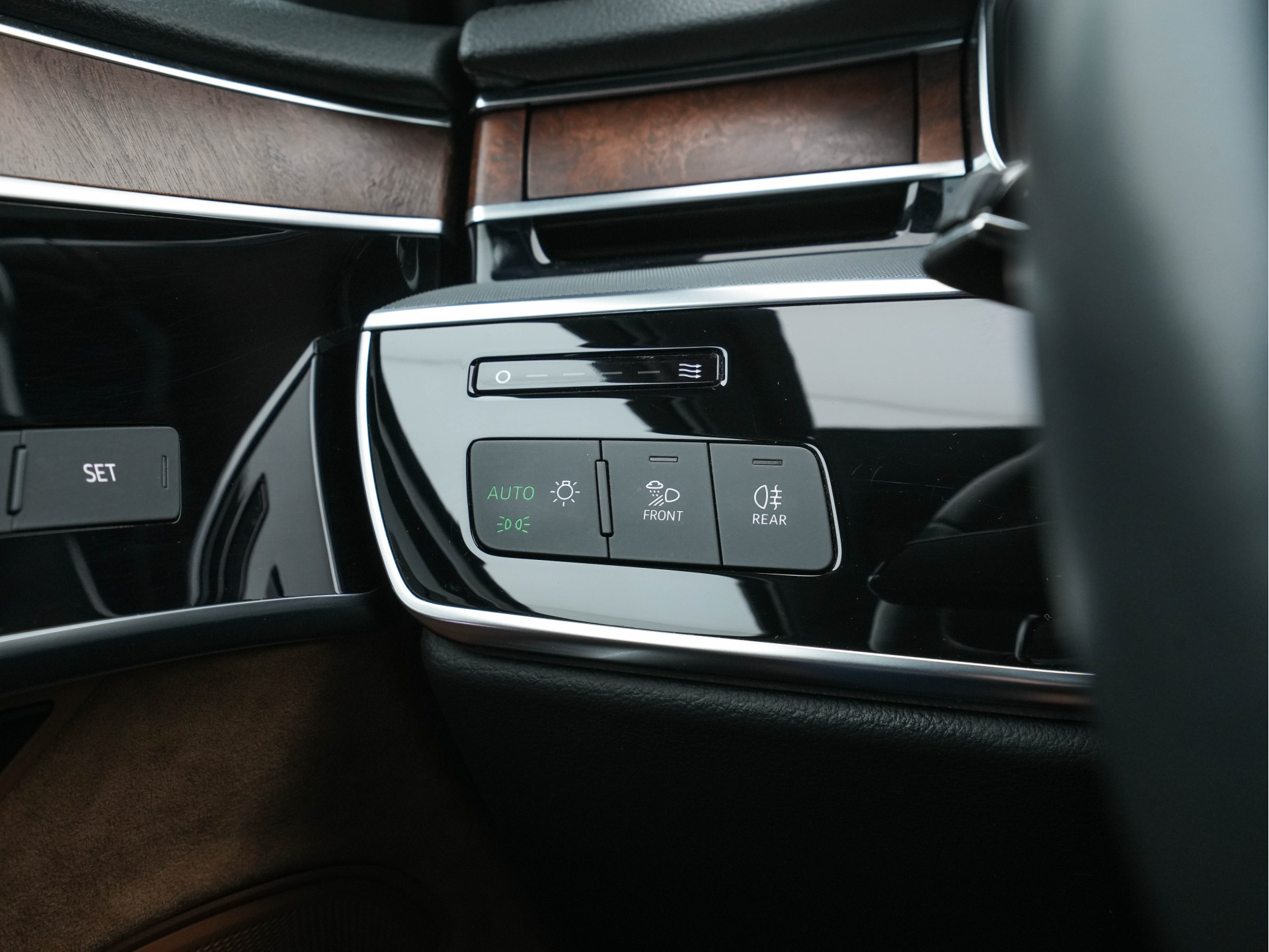 Audi A8 50 TDI Quattro Aut. * MATRIX-LED | UNICUM-LEATHER | DIGI-COCKPIT | BANG&OLUFSEN-SURROUND | SOFT-CLOSE | KEYLESS | MEMORY-SEATS | ADAPTIVE-CRUISE | DAB | CAMERA | ECC | PDC | AIR-SUSPENSION | AMBIENT-LIGHT