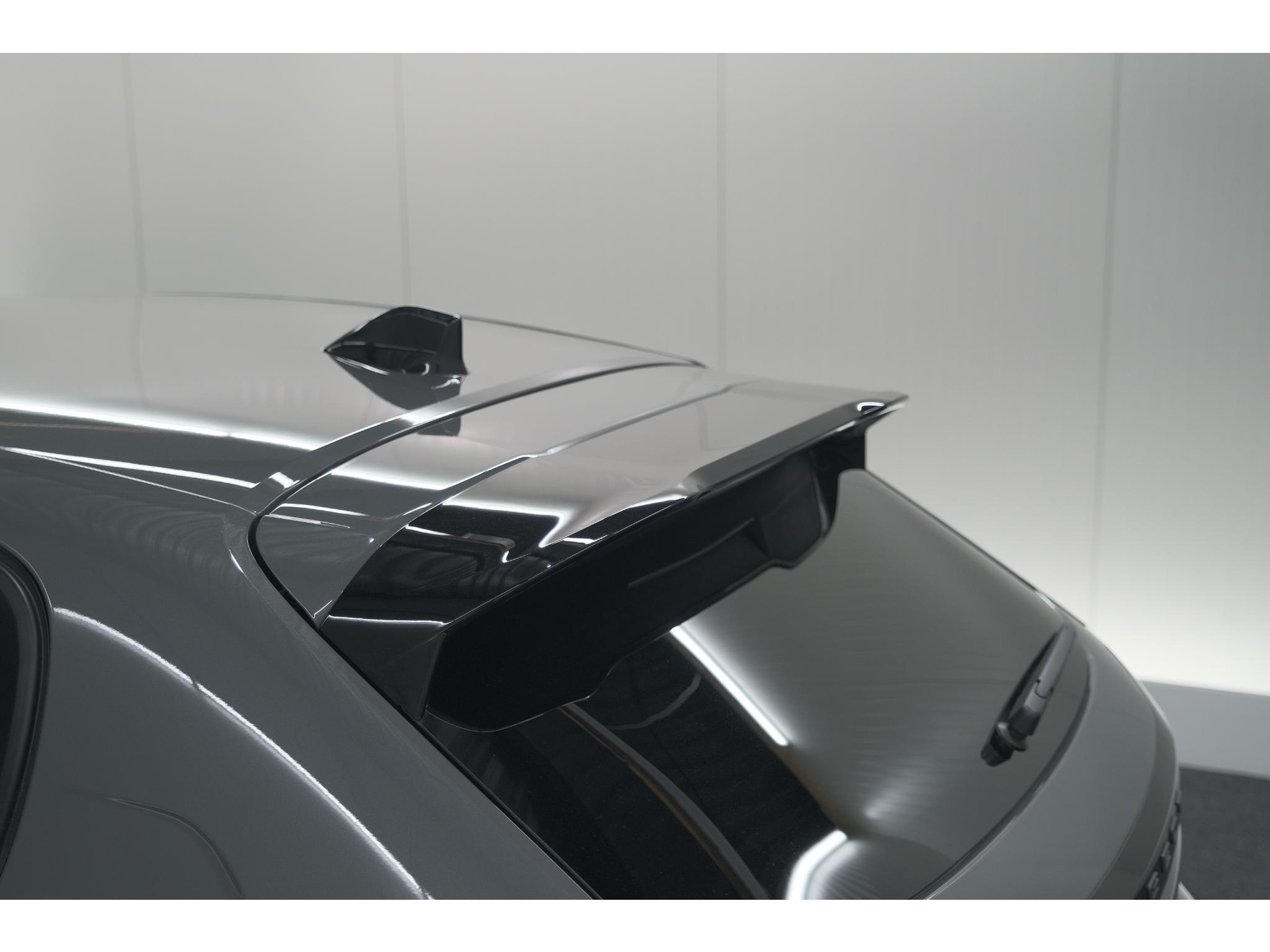 Peugeot 208 Hybrid 100 e-DCS6 Allure | Camera | Apple Carplay | Keyless Entry | Parkeersensoren