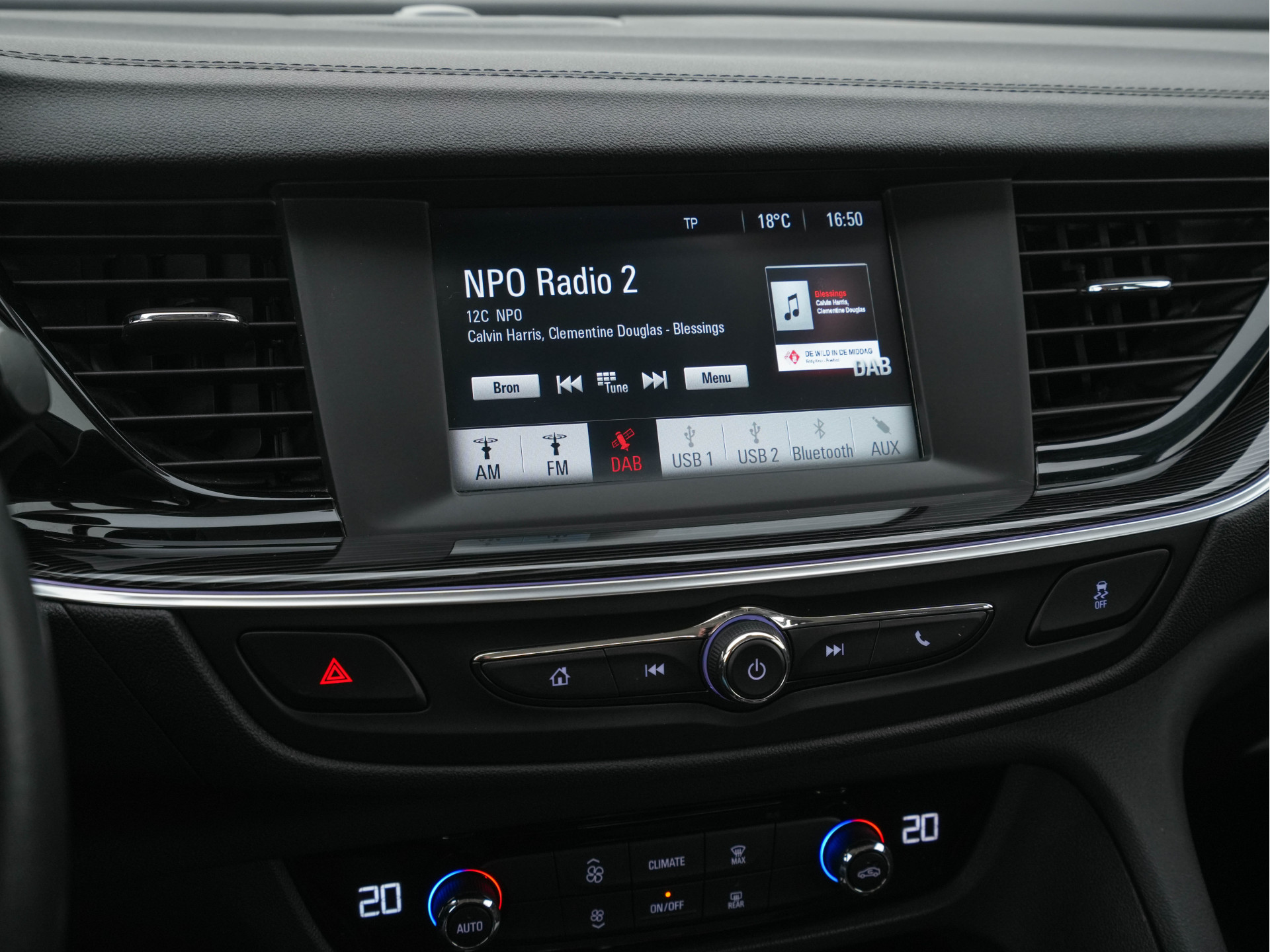 Opel Insignia Sports Tourer 1.5 Turbo Business Executive Aut. *NAVI-FULLMAP | LEATHER-FABRIC | KEYLESS | DAB+ | SPORT-SEATS  | ECC | PDC | CRUISE | TOWBAR | CARPLAY | 18''ALU*