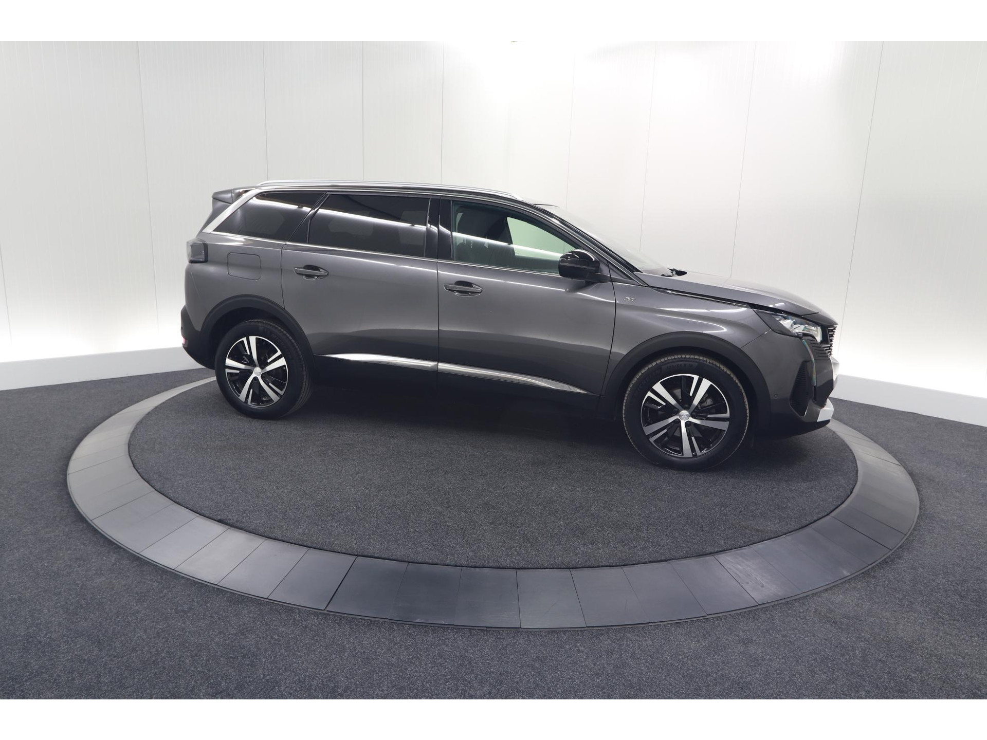 Peugeot 5008 PureTech 130 GT | Camera | Adaptieve Cruise Control | Dodehoekdetectie | Navigatie
