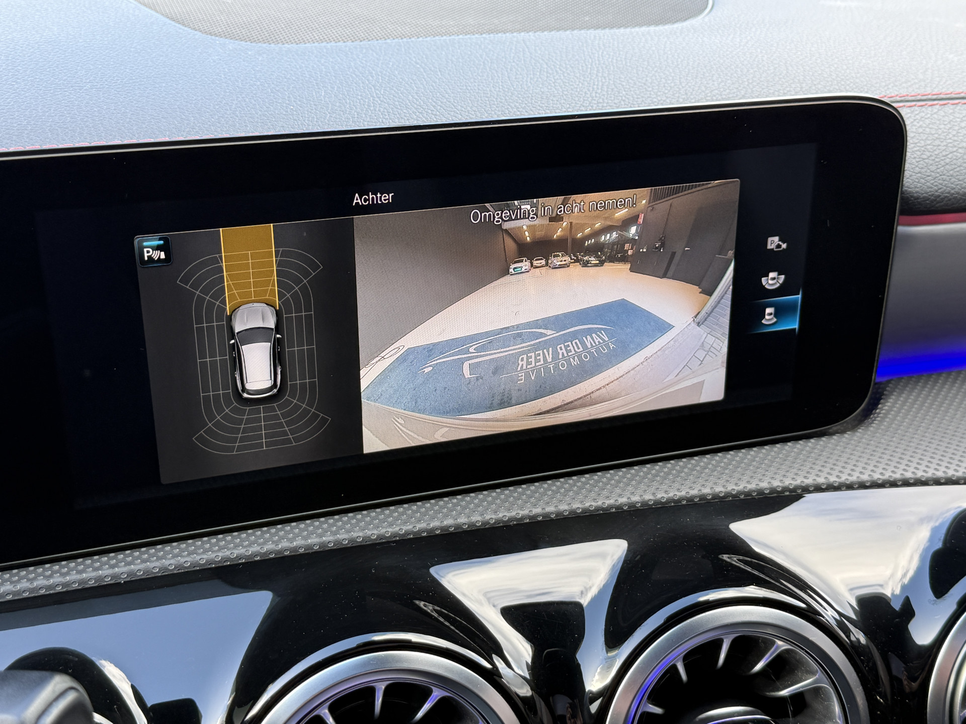 Mercedes-Benz CLA-klasse Shooting Brake 200 Business Solution AMG | Panoramadak | Sfeerverlichting | Multibeam