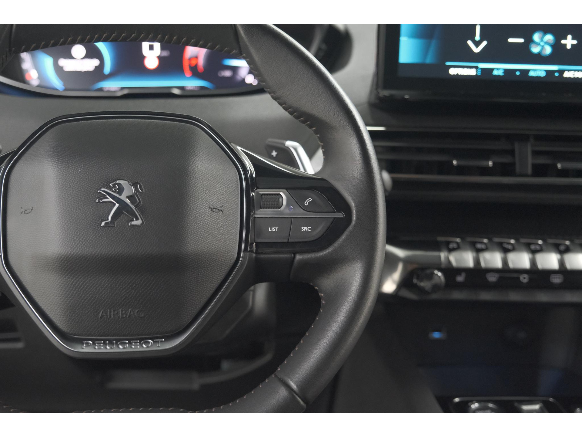 Peugeot 5008 PureTech 130 EAT8 Active Pack Business | 7 Zitplaatsen | Camera | Navigatie | Apple Carplay | Parkeersensoren