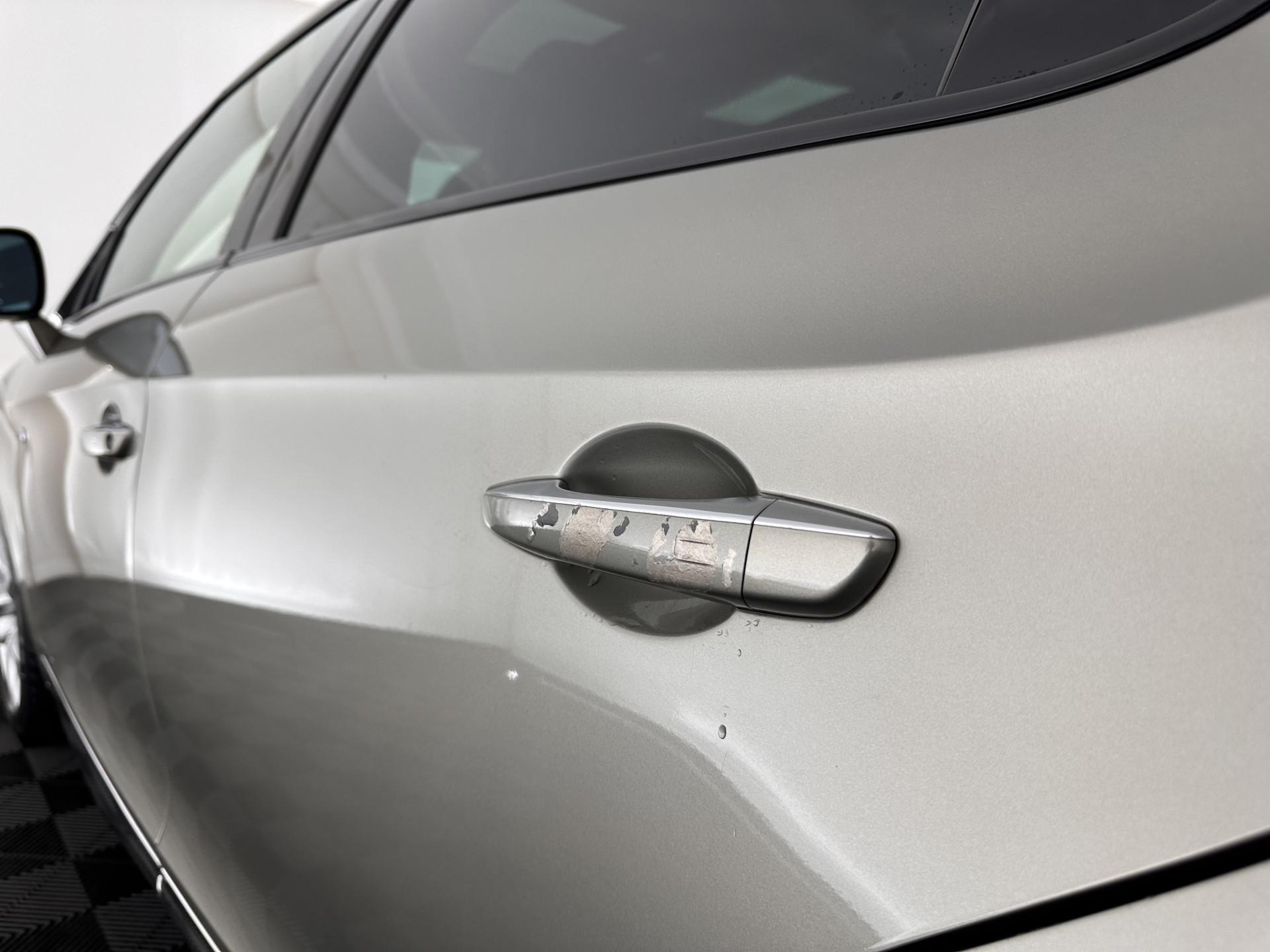 Citroën DS5 2.0 Hybrid4 Business Executive AWD Aut. *PANO | XENON | LEATHER | MEMORY-PACK | NAVI-FULLMAP | KEYLESS | CAMERA | HEAD-UP | MASSAGE | CRUISE | SPORT-SEATS | TOWBAR | 17"ALU*