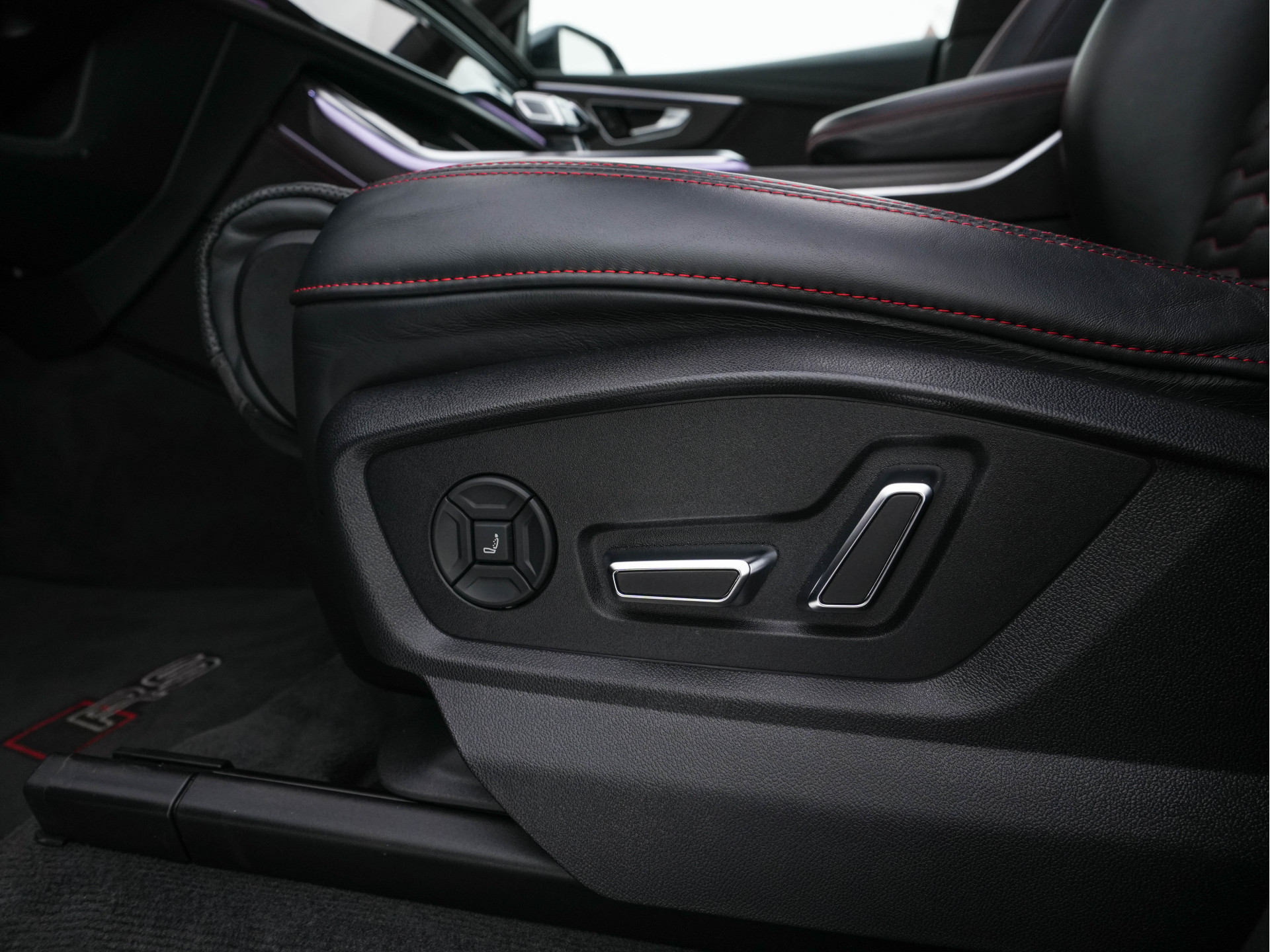 Audi RS Q8 4.0 TFSI Quattro * PANO | MILLTEK-EXHAUST | CERAMIC-BRAKES | CARBON-PACK | LEATHER | MEMORY-PACK | 4-WHEEL-STEERING | AIRSUSPENSION | BANG&OLUFSEN | ADAPTIVE-CRUISE | BLINDSPOT | TOPVIEW | SOFTCLOSE |  ....