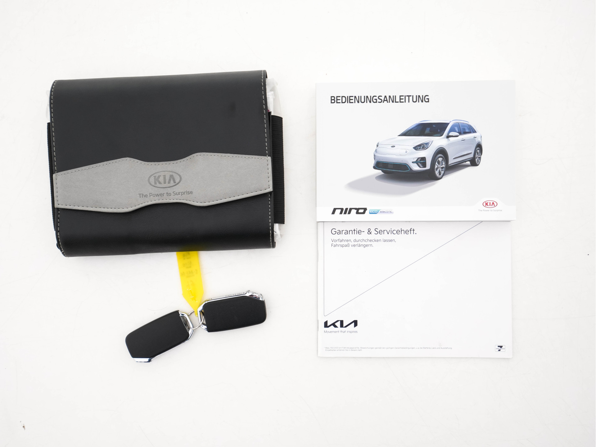 Kia e-Niro DynamicPlusLine 64 kWh [ 3-Fase ] { SOH-99% } (INCL-BTW) Aut. *FULL-LEATHER | NAVI-FULLMAP | DAB | ADAPT.CRUISE | BLINDSPOT | CAMERA | HEATED/COOLED-COMFORTSEATS | KEYLESS | JBL-SOUND | MEMORY-PACK | DIGI-COCKPIT | SHIFT-PADDLES | ...