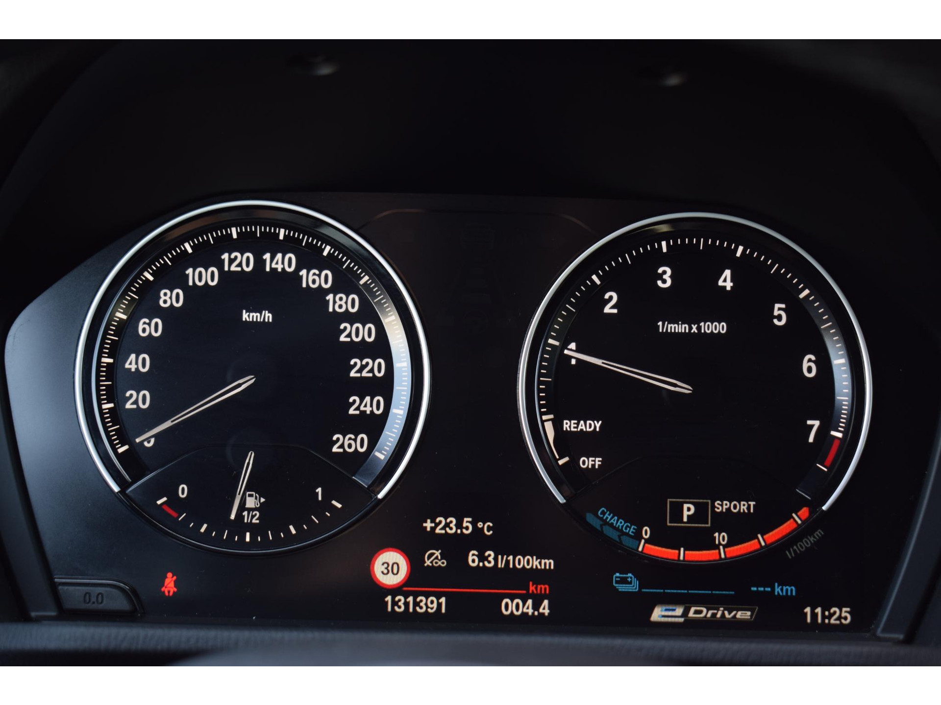 BMW X1 xDrive25e eDrive Edition | M-Sport | Trekhaak | Pano | CarPlay