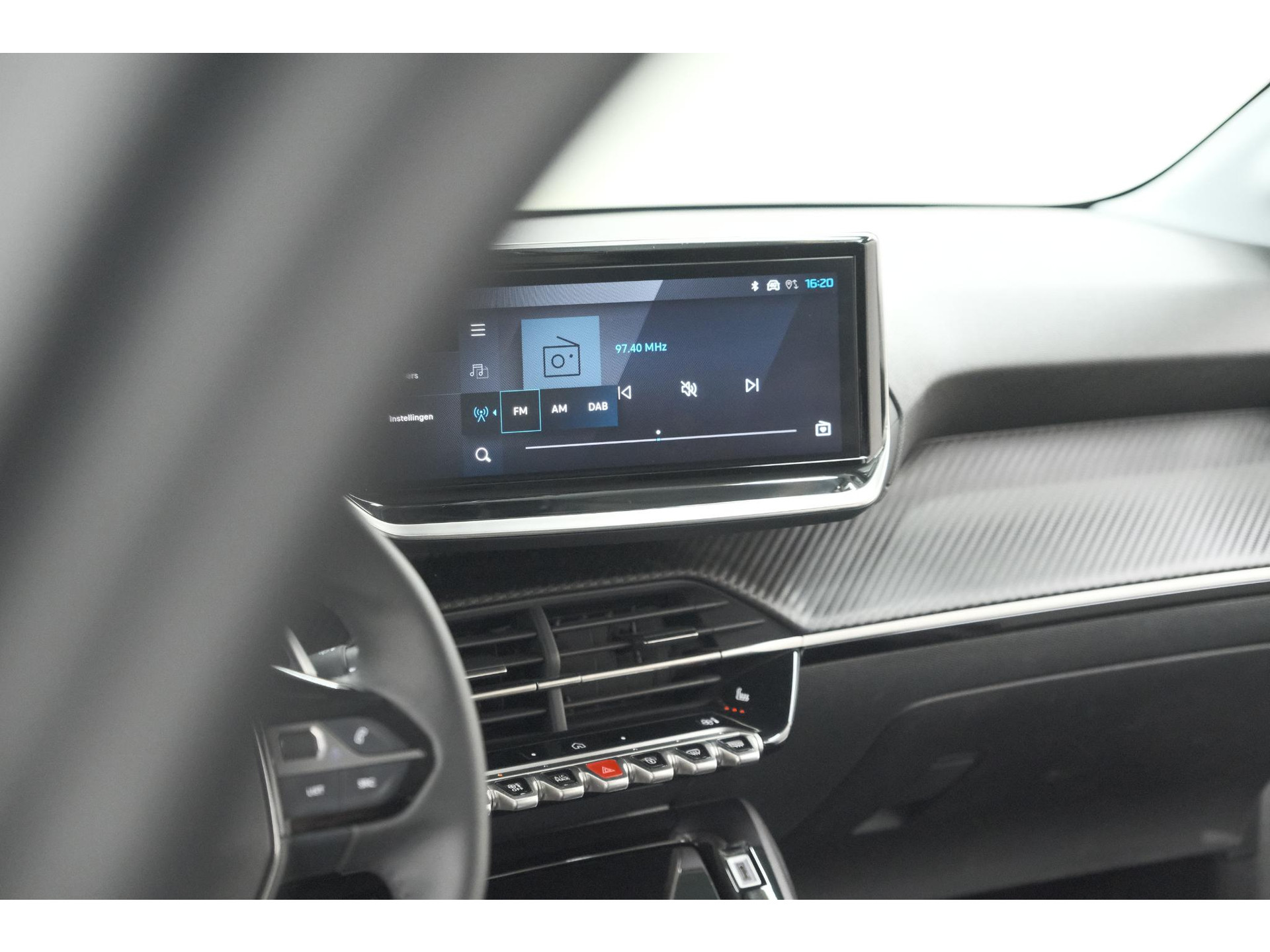 Peugeot 208 Hybrid 110 e-DCS6 Allure | Stoelverwarming | Apple Carplay | Parkeersensoren