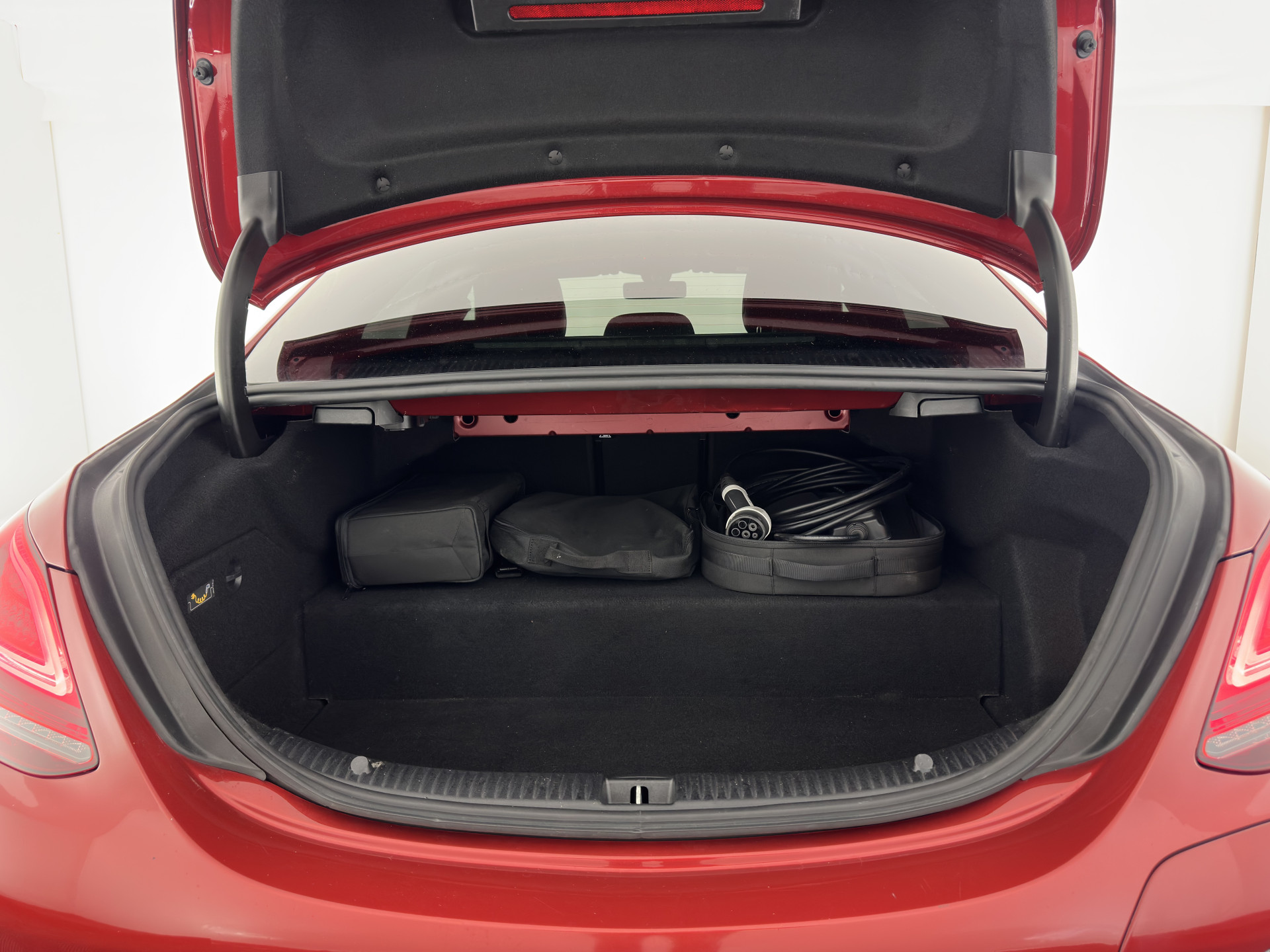 Mercedes-Benz C-klasse 300 e Business Solution AMG Limited ( Plug-In ) (INCL-BTW) *FULL-LEATHER | FULL-LED | BURMESTER | AMBIENT-LIGHT | BLIND-SPOT | HEATED-SPORTSEATS | DIGI-COCKPIT | NAVI-FULLMAP | CAMERA | DAB+ | PRIVACY-GLASS | 18''ALU*