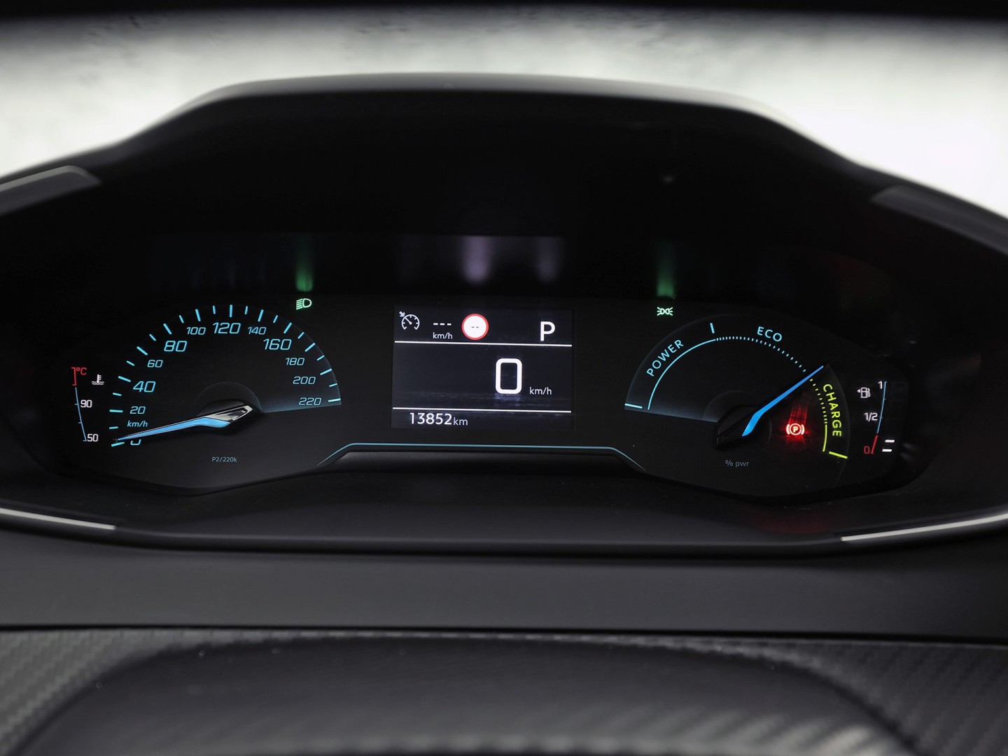 Peugeot 208 1.2 Hybrid 110 e-DCS6 Sport Style Automaat (APPLE CARPLAY, NAVIGATIE, PARKEERSENSOREN, SPORTSTOELEN, LANE ASSIST, CRUISE, NIEUWSTAAT)