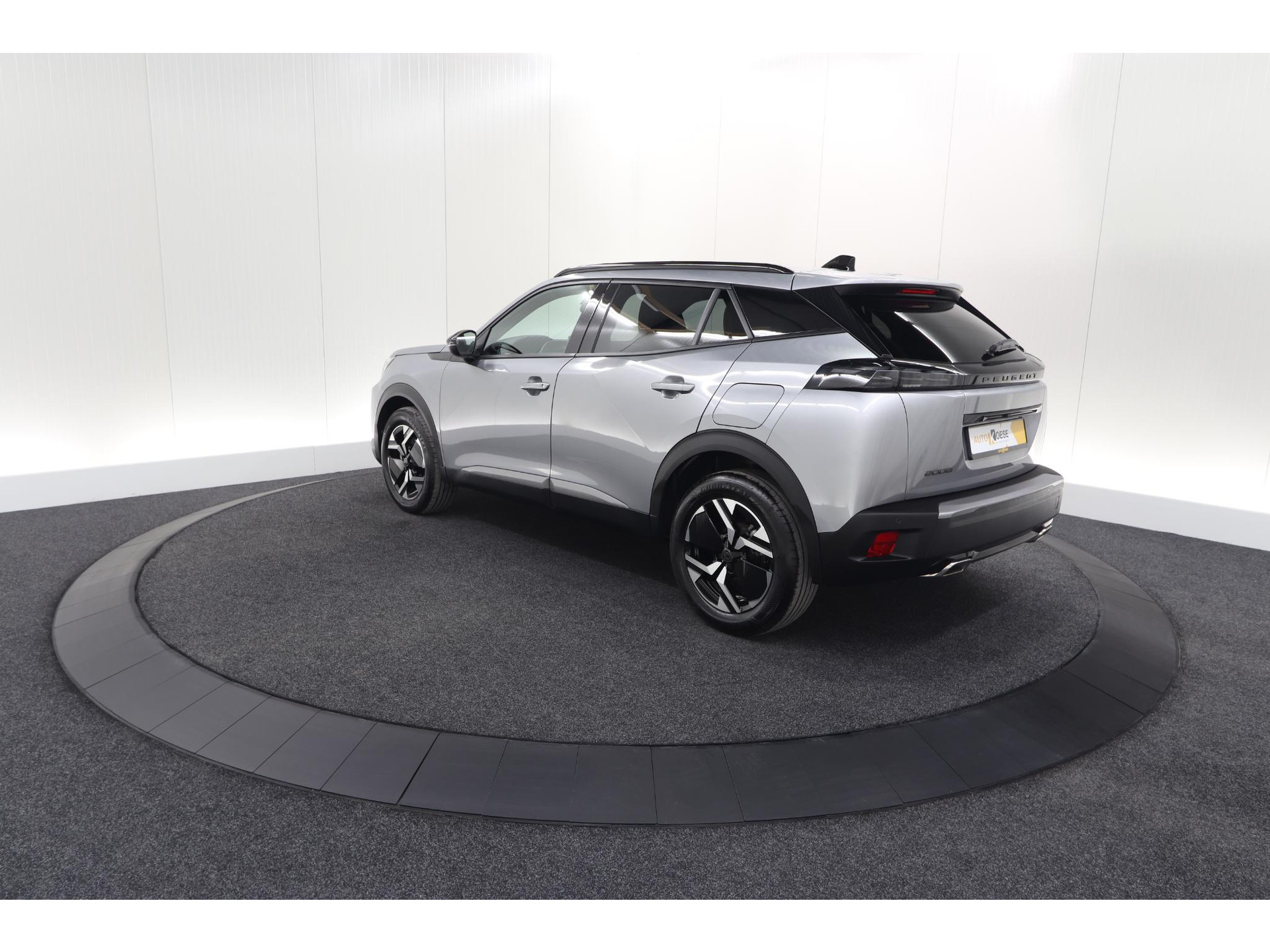 Peugeot 2008 PureTech 130 EAT8 Allure | Camera | Navigatie | Parkeersensoren | Apple Carplay