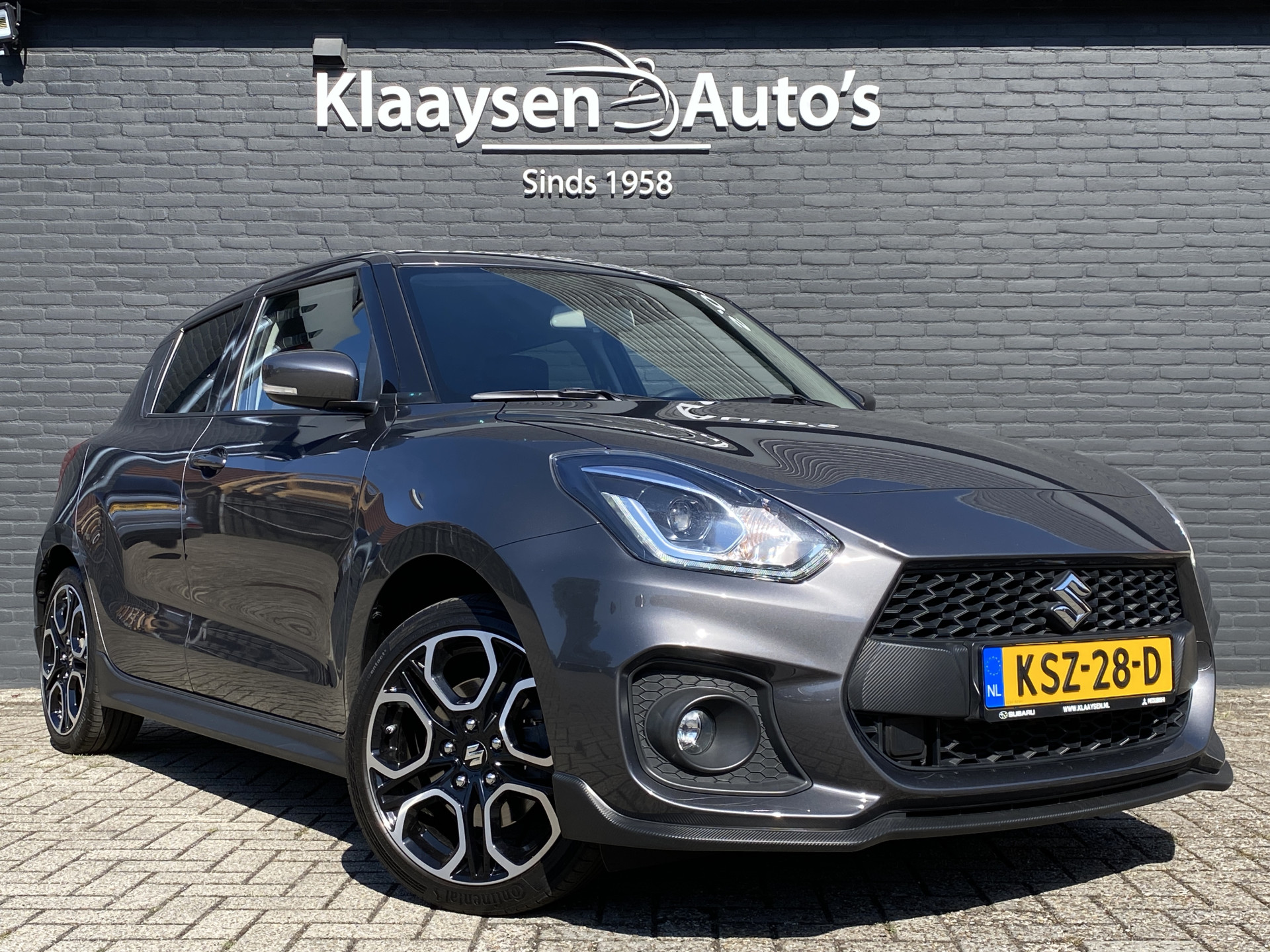 Suzuki Swift 1.4 Sport Smart Hybrid | 1e eigenaar | dealer onderhouden | navigatie | sportstoelen | camera | carplay