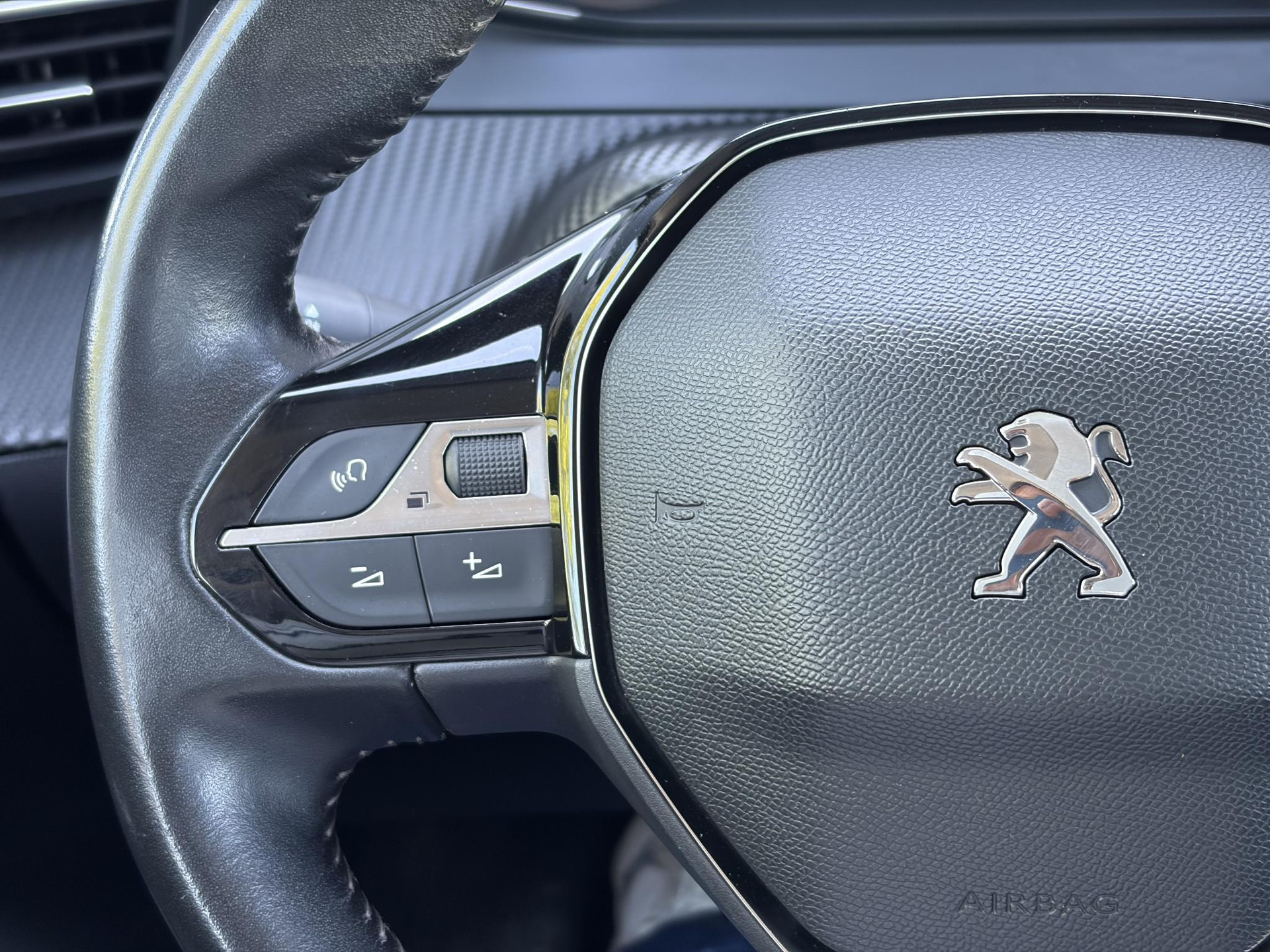 Peugeot 208 1.2 PureTech Blue Lease Active 2e Eigenaar,Navi,D-riem vv 07-2025,Pdc,Clima,Cruise,Rijstrooksensor,N.A.P,Bj 12-2019,Apk tot 08-2027