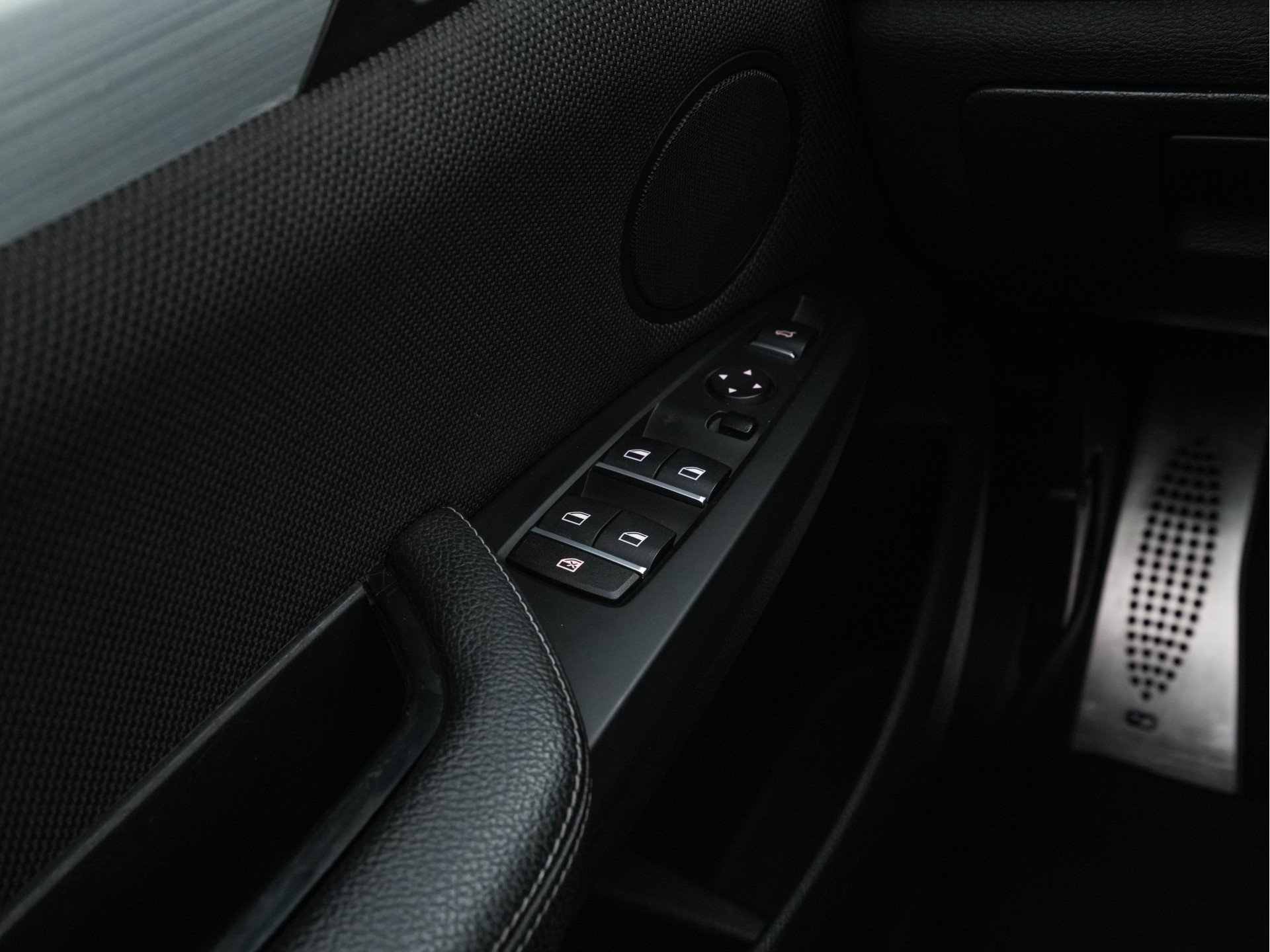 BMW X4 xDrive35d Centennial High Executive M-Sportpack Aut. *PANO | HEAD-UP | LEATHER-FABRIC | FULL-LED | ADAPTIVE-CRUISE | MEMORY-PACK | CAMERA | NAVI-FULLMAP | HEATED-SPORTSEATS | TOWBAR | PRIVACY-GLASS | SHIFT-PADDLES | 20''ALU*