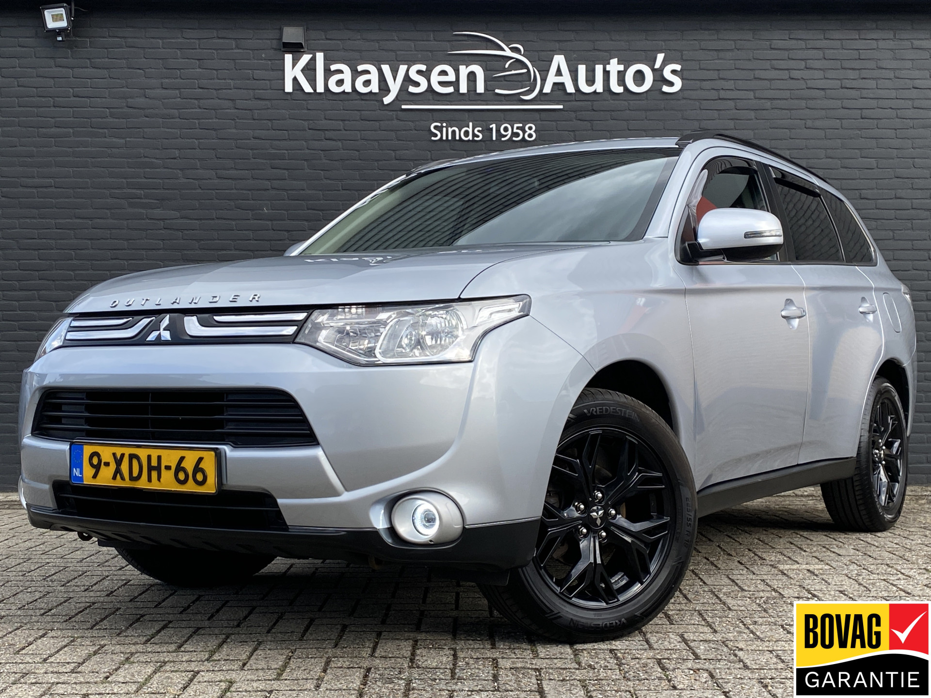 Mitsubishi Outlander 2.0 Intense 150 pk AUT. | dealer onderh. | lichtmetaal 18 inch | trekhaak | cruise control | apple carplay - android