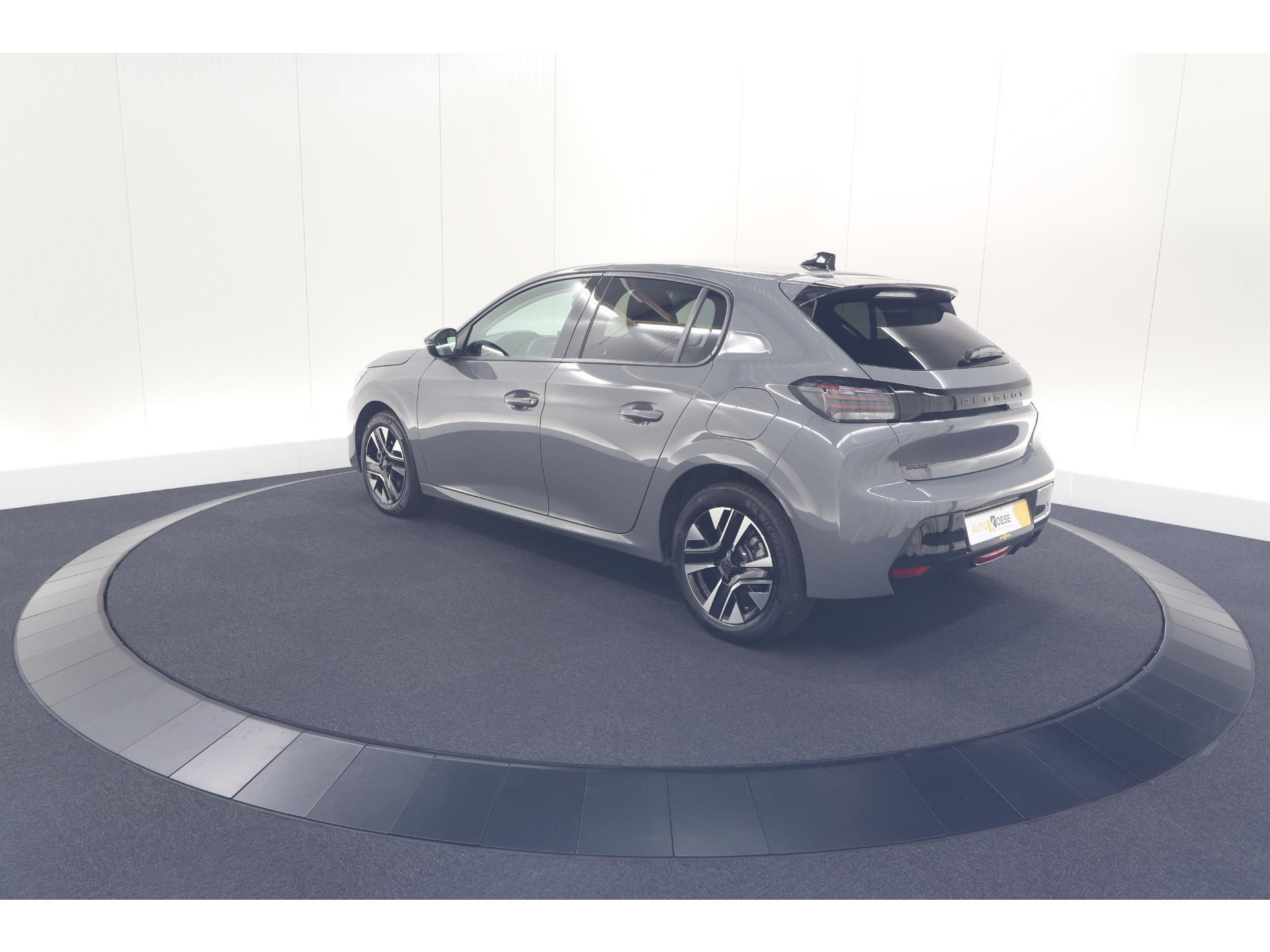 Peugeot 208 PureTech 100 Allure | Apple Carplay | Parkeersensoren | Climate Control