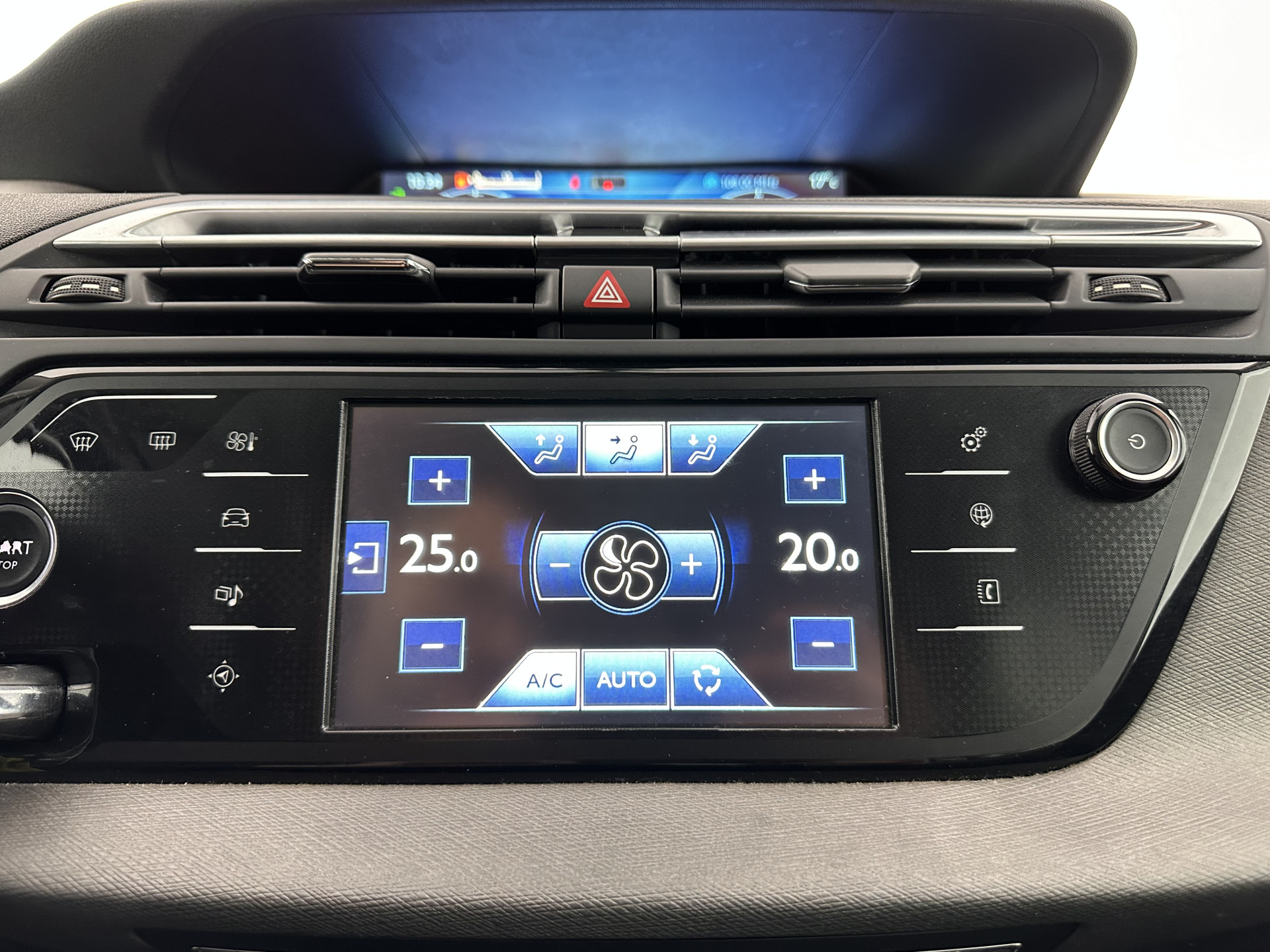 Citroën Grand C4 Picasso 1.6 BlueHDi Shine [ 7-Pers ] *NAVI-FULLMAP | DIGI-COCKPIT | CAMERA | COMFORT-SEATS | KEYLESS | ECC | TOWBAR | PDC | CRUISE | PRIVACY-GLASS | 17''ALU*