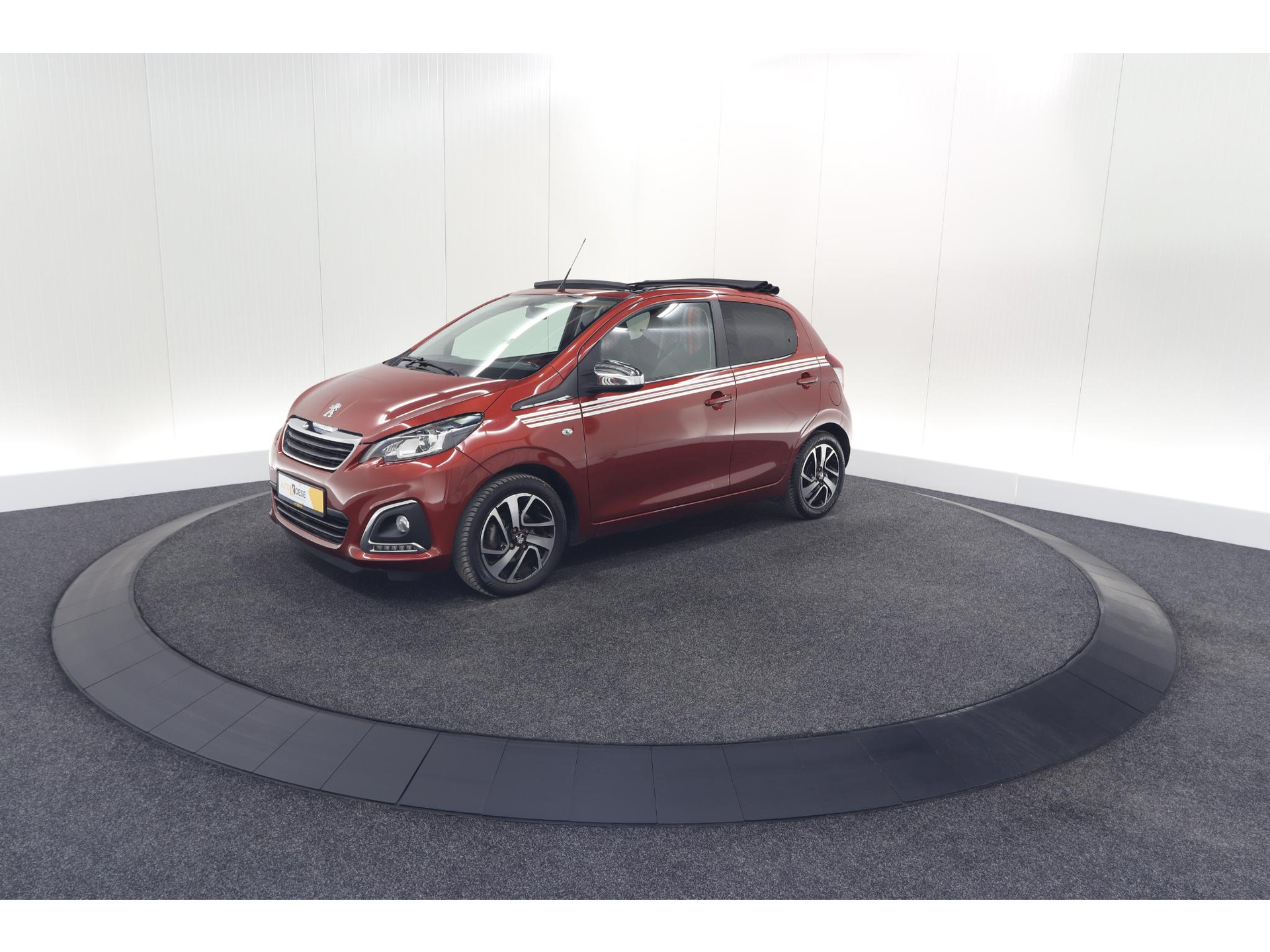Peugeot 108 1.0 e-VTi Allure TOP! | Elektrisch Vouwdak | Trekhaak | Camera | Apple Carplay