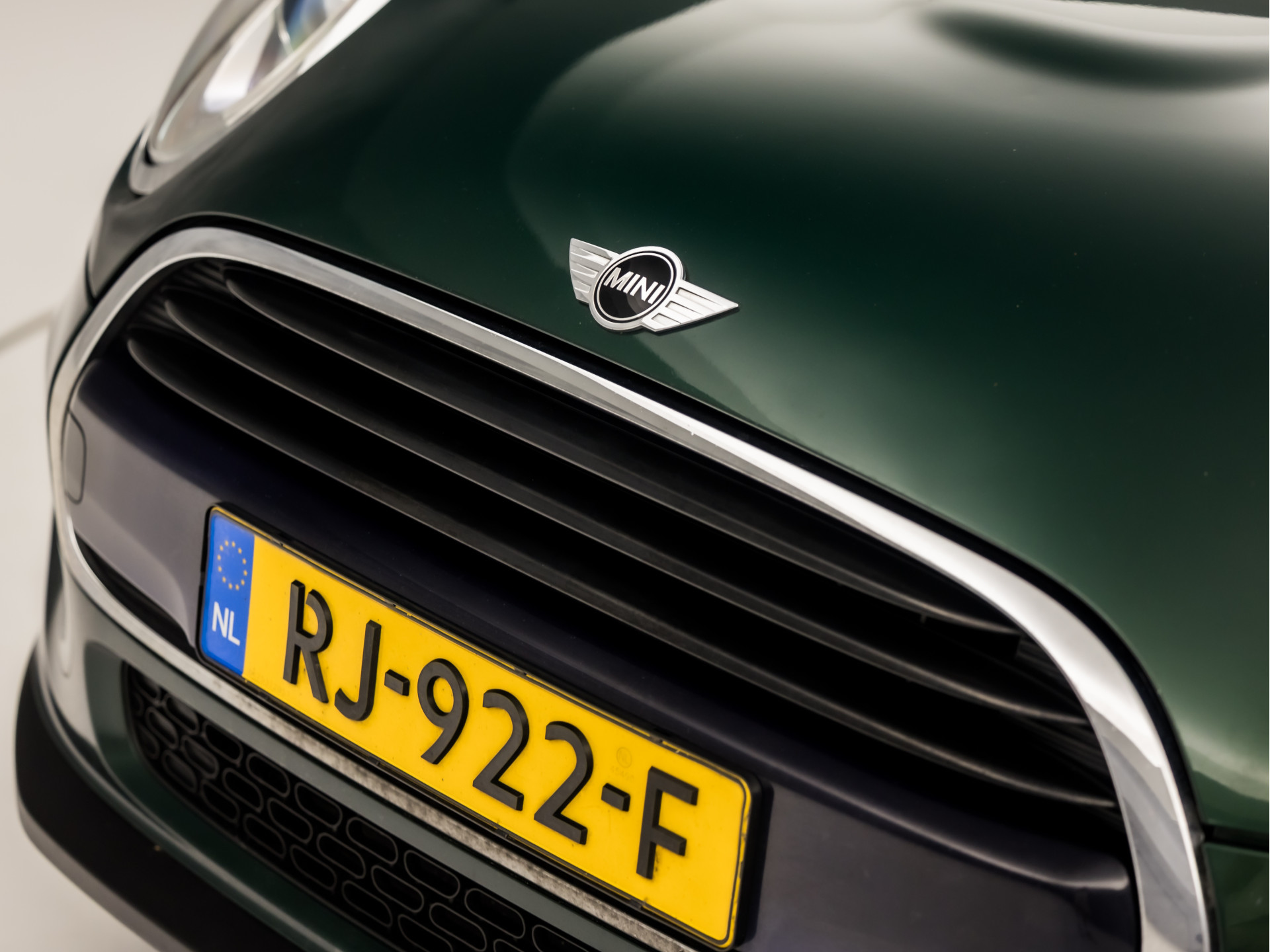 MINI Mini 1.5 Cooper Sport Automaat (PANORAMADAK, JCW PACK, NAVIGATIE, CLIMATE, ZWART HEMEL, SPORTSTOELEN, PARKEERSENSOREN, CRUISE, NIEUWE APK, NIEUWSTAAT)