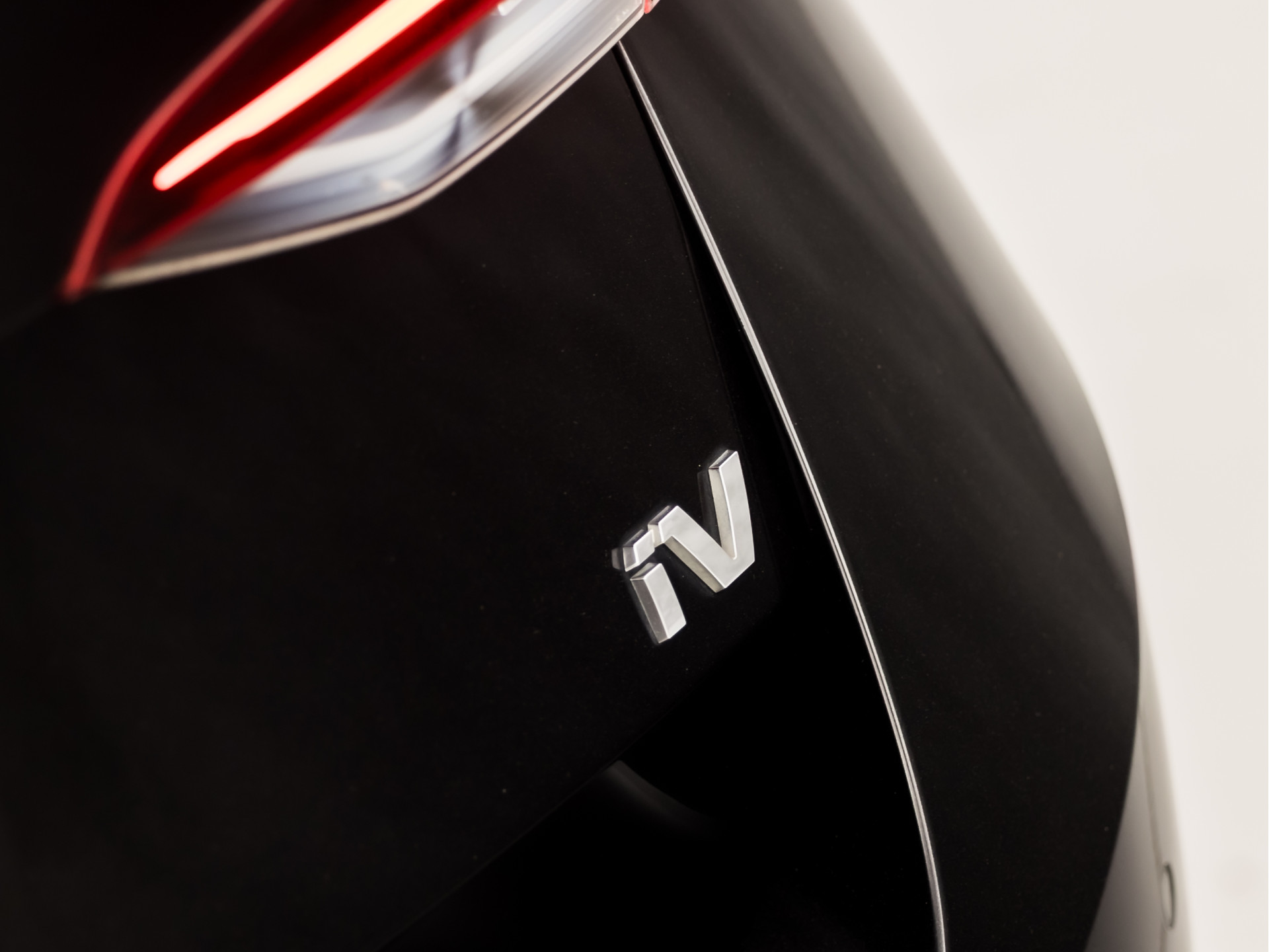 ŠKODA Octavia Combi 1.4 TSI iV PHEV Sport 218Pk Automaat (VIRTUAL COCKPIT, APPLE CARPLAY, GROOT NAVI, CAMERA, STOELVERWARMING, SPORTSTOELEN, GETINT GLAS, CRUISE, NIEUWE APK, NIEUWSTAAT)