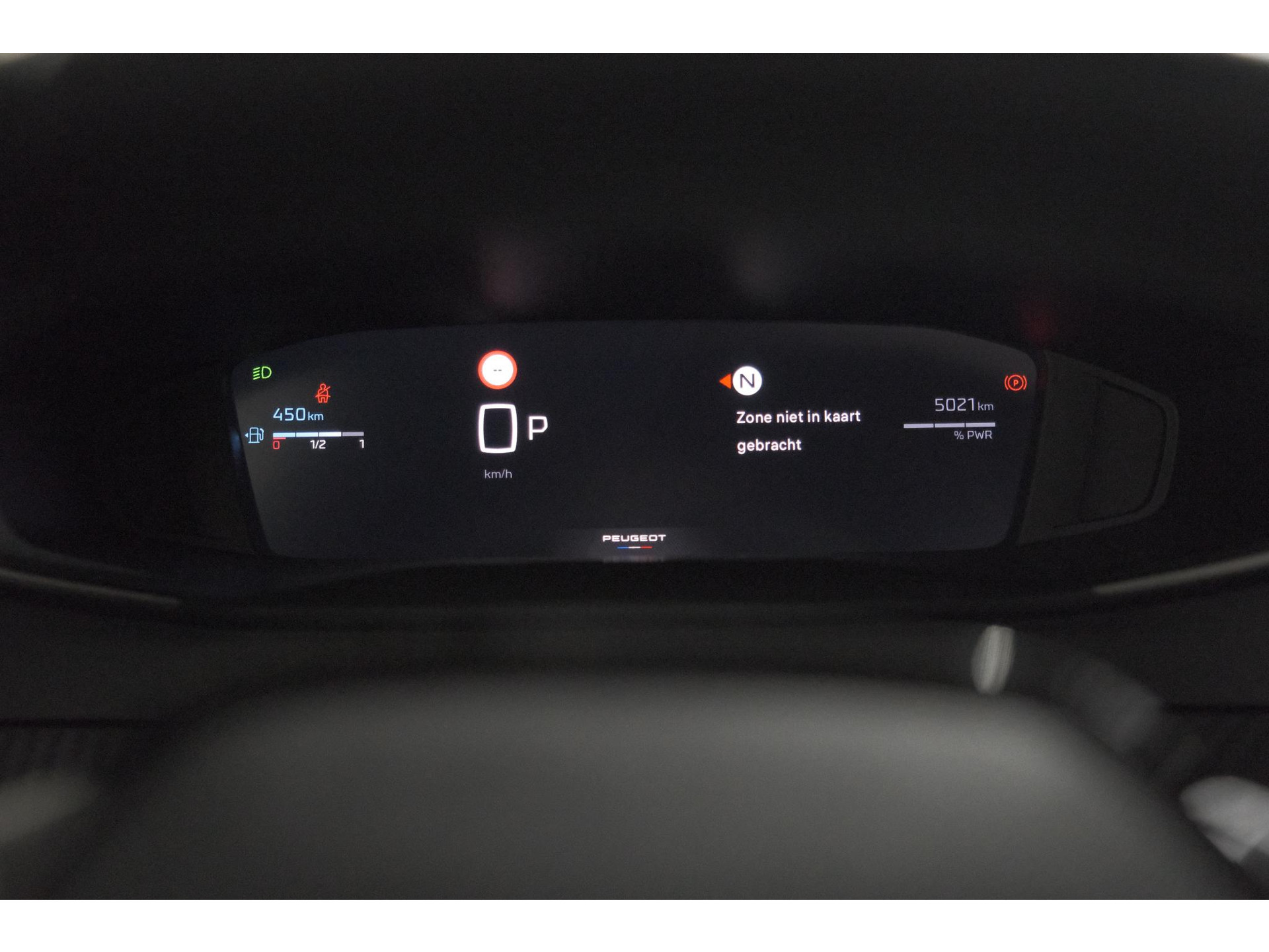 Peugeot 2008 1.2 Hybrid 145 Allure | 360 Camera | Adaptieve Cruise Control | Dodehoekdetectie | Apple Carplay