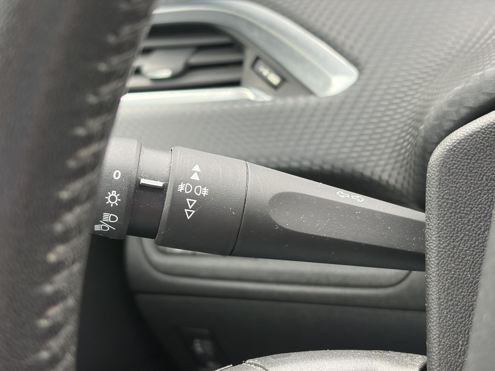 Peugeot 2008 1.2 PureTech Blue Lion 2e Eigenaar,Navi,Trekhaak,Airco,Cruise,Pdc,N.A.P,Weinig km,Zeer Zuinig,Apk tot 03-2027