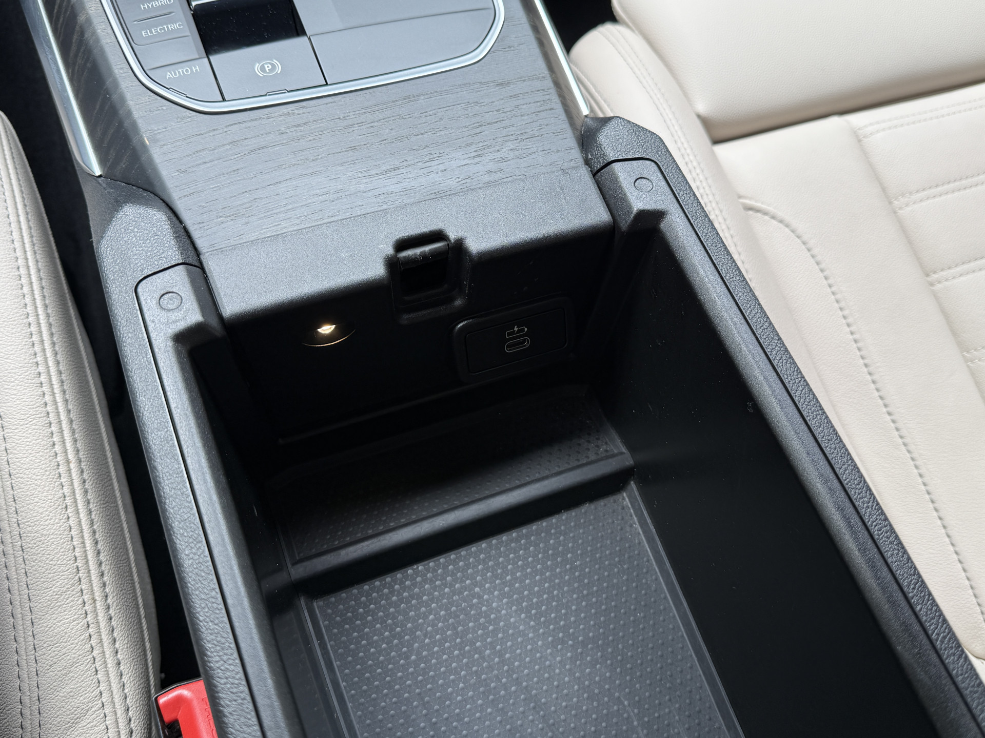 BMW 3-serie Touring 330e | M-Sport | Facelift | Lederen sportstoelen | Harman/Kardon | Sfeerverlichting | Full LED