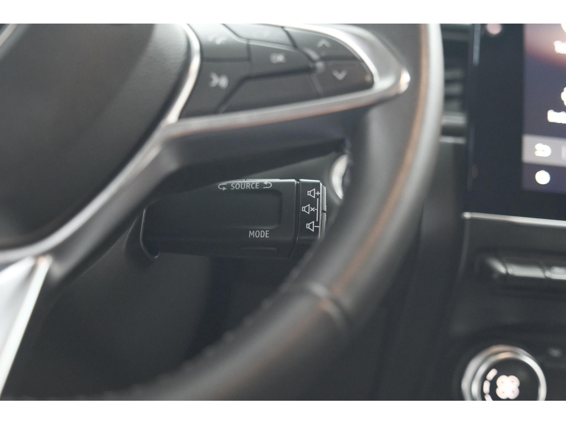Renault Captur TCe 90 Techno | 360 Camera | 9.3 Inch Grootscherm | Apple Carplay | Navigatie