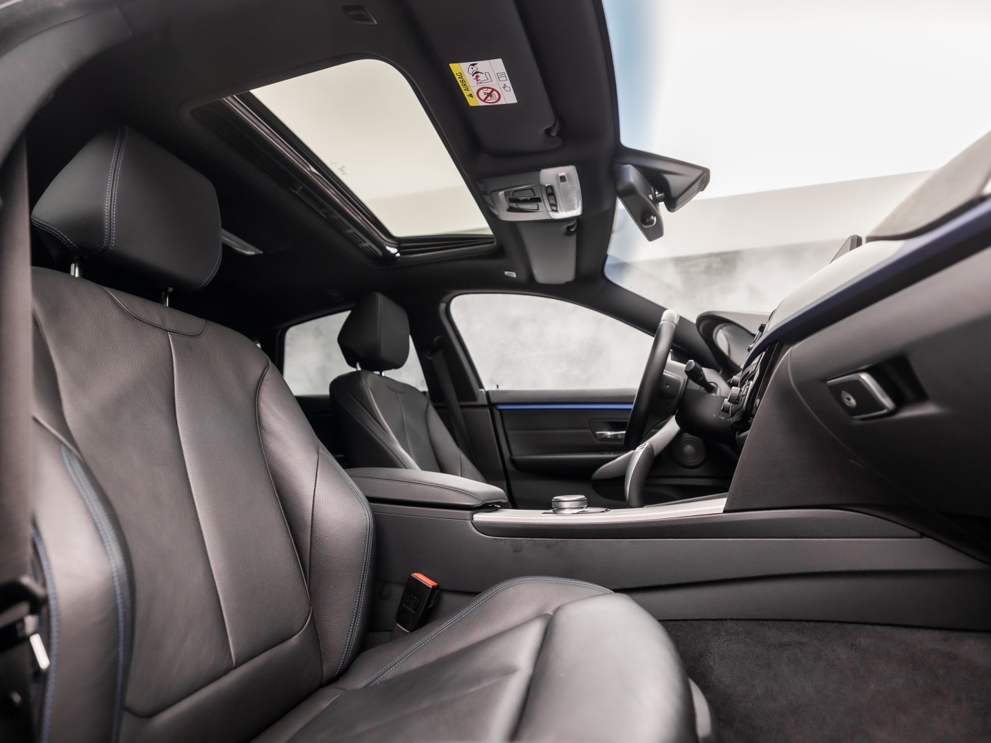 BMW 4-serie Gran Coupé 418i M Sport Automaat (SCHUIFDAK, M PAKKET, GROOT NAVI, HARMAN/KARDON, STOELVERWARMING, GETINT GLAS, SPORTSTOELEN, PARKEERSENSOREN, NIEUWE APK, NIEUWSTAAT)